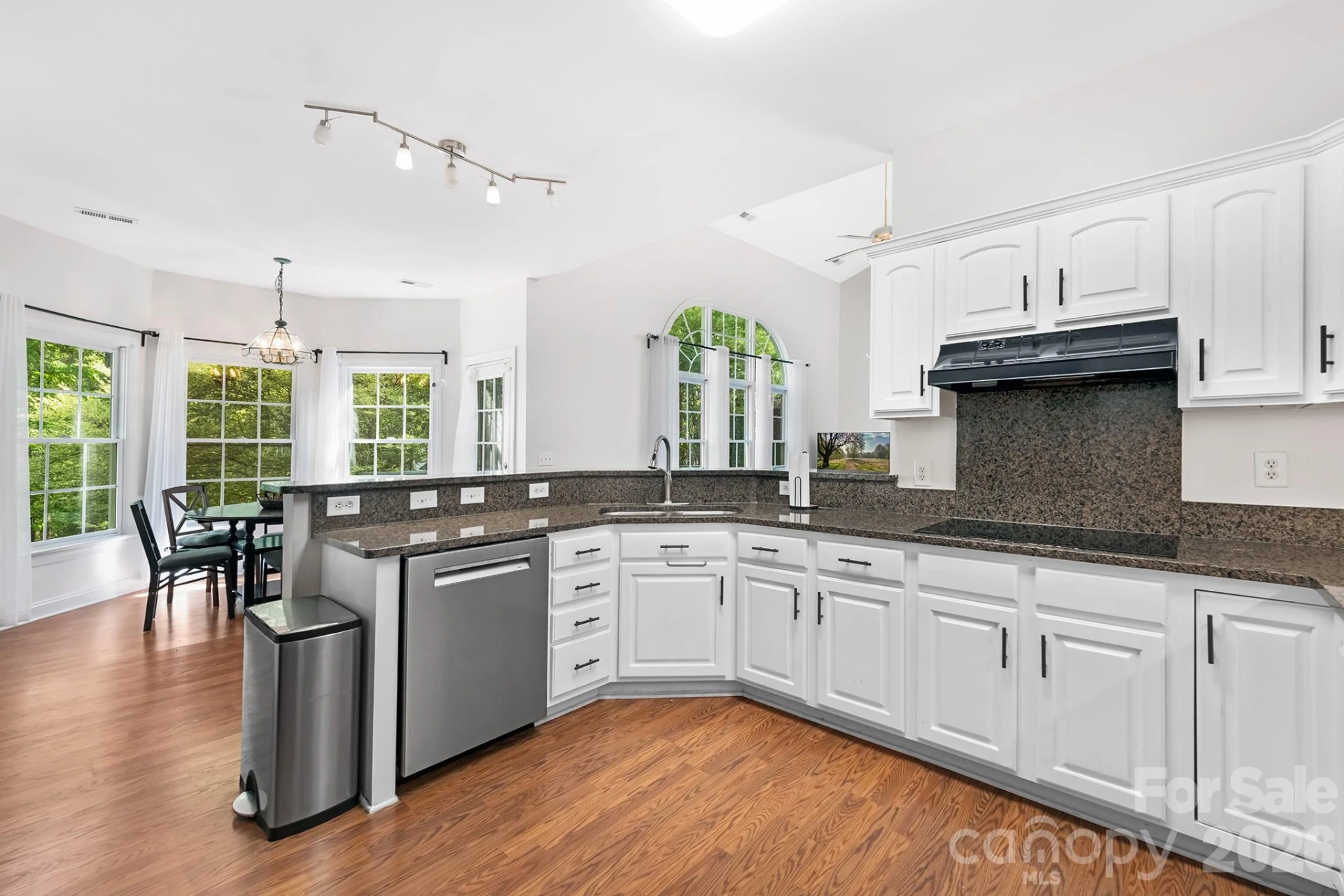 8908 Leinster Drive - Photo 14