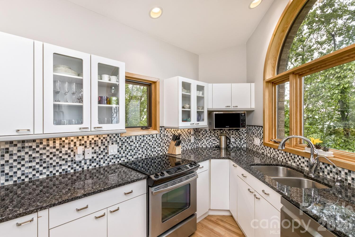 212 Chestnut Forest Road - Photo 12