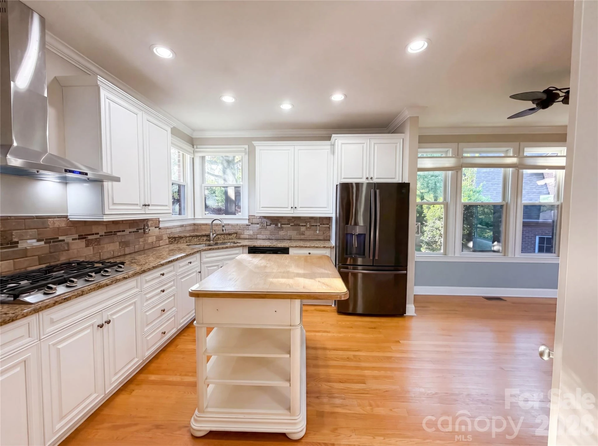 142 Canterbury Crossing - Photo 2
