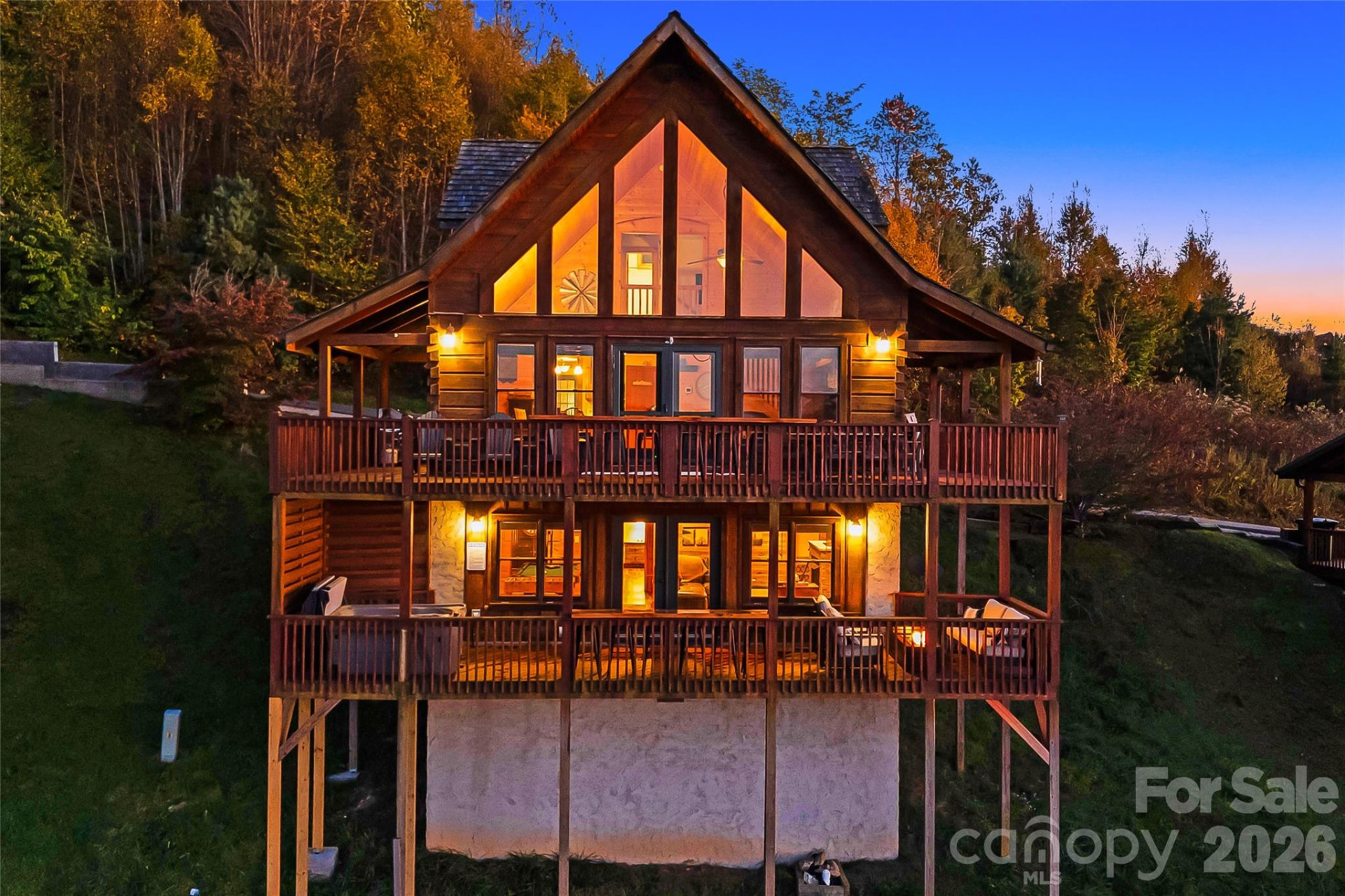 121 Scenic Wolf Drive - Photo 2