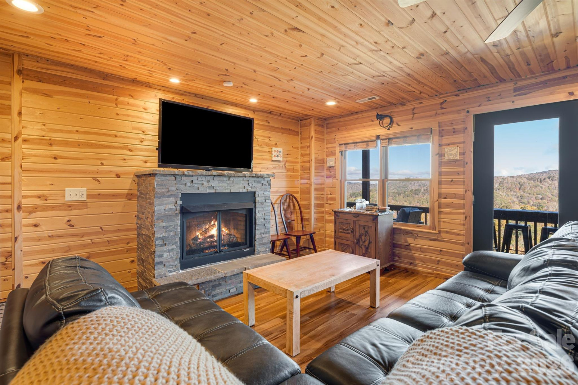 121 Scenic Wolf Drive - Photo 22