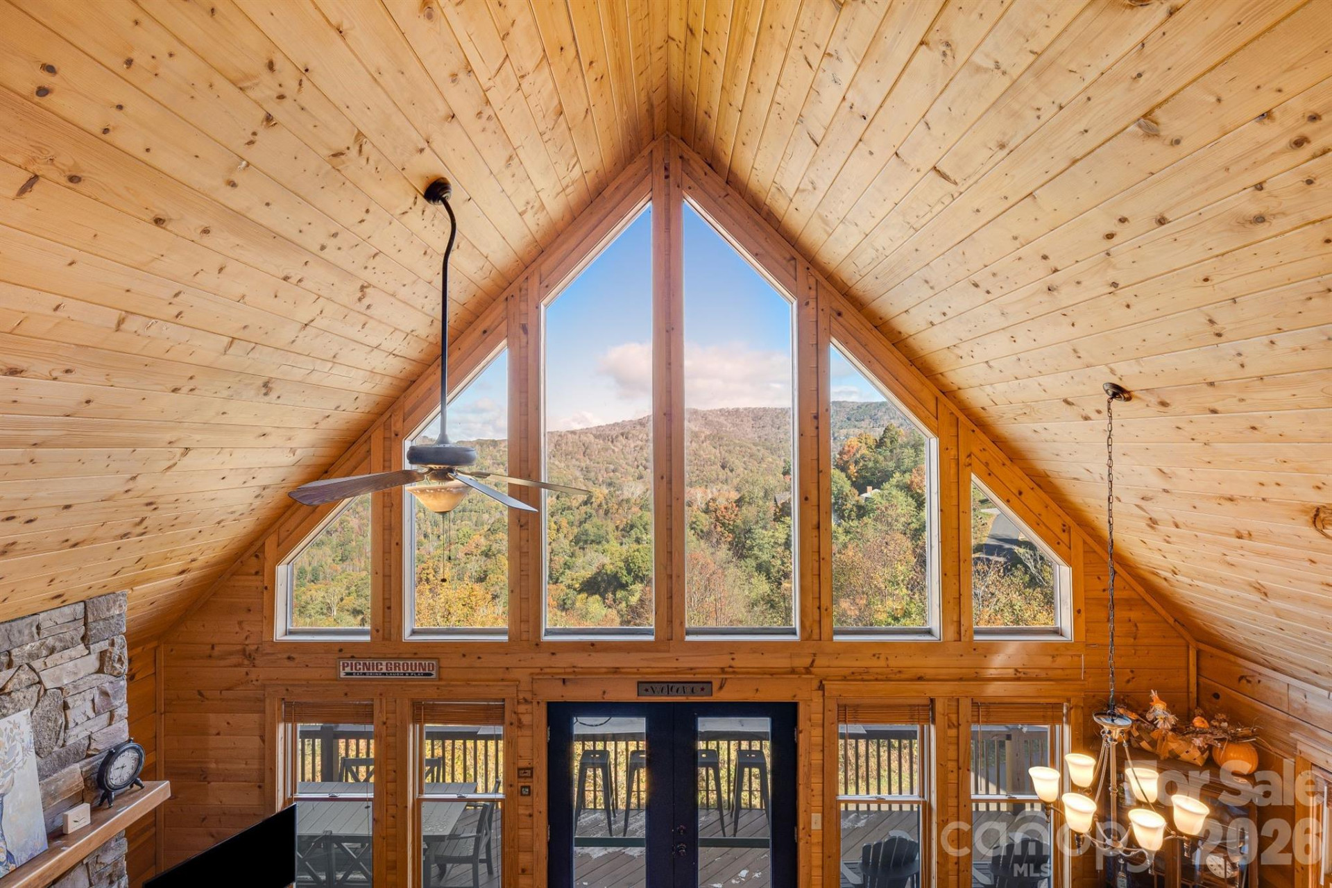 121 Scenic Wolf Drive - Photo 8