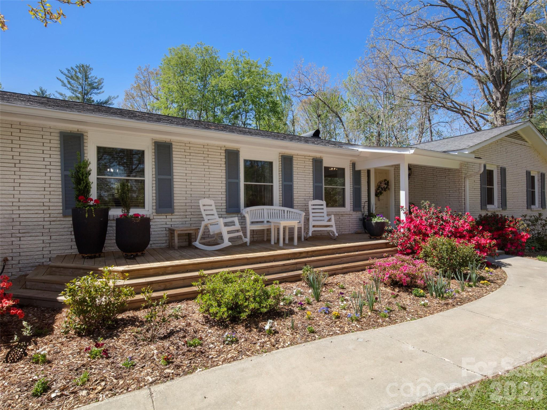 304 Wood Dale Drive - Photo 4