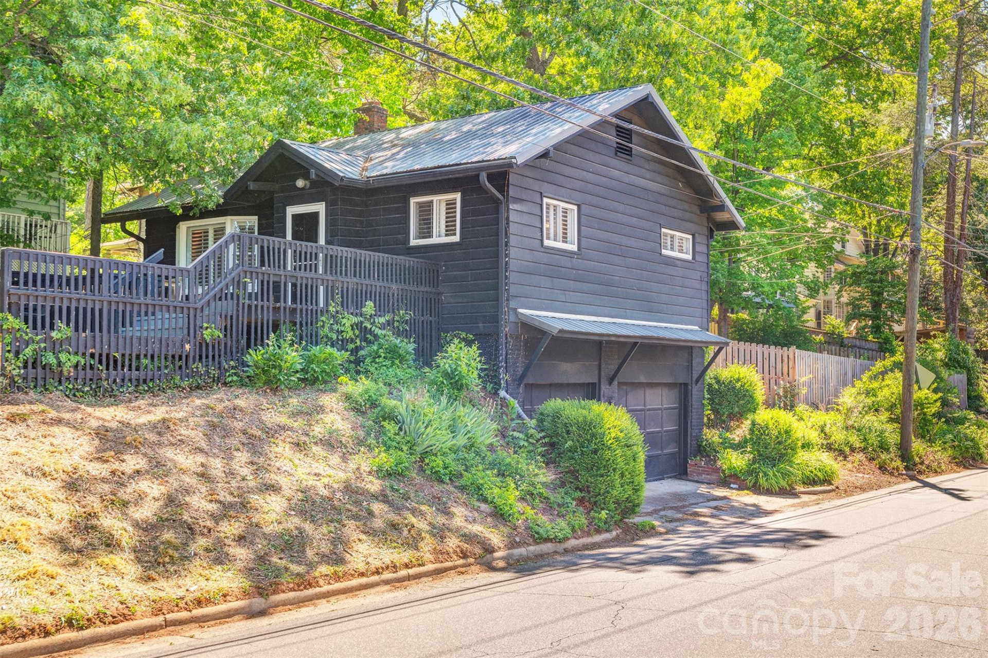 124 Evelyn Place - Photo 2
