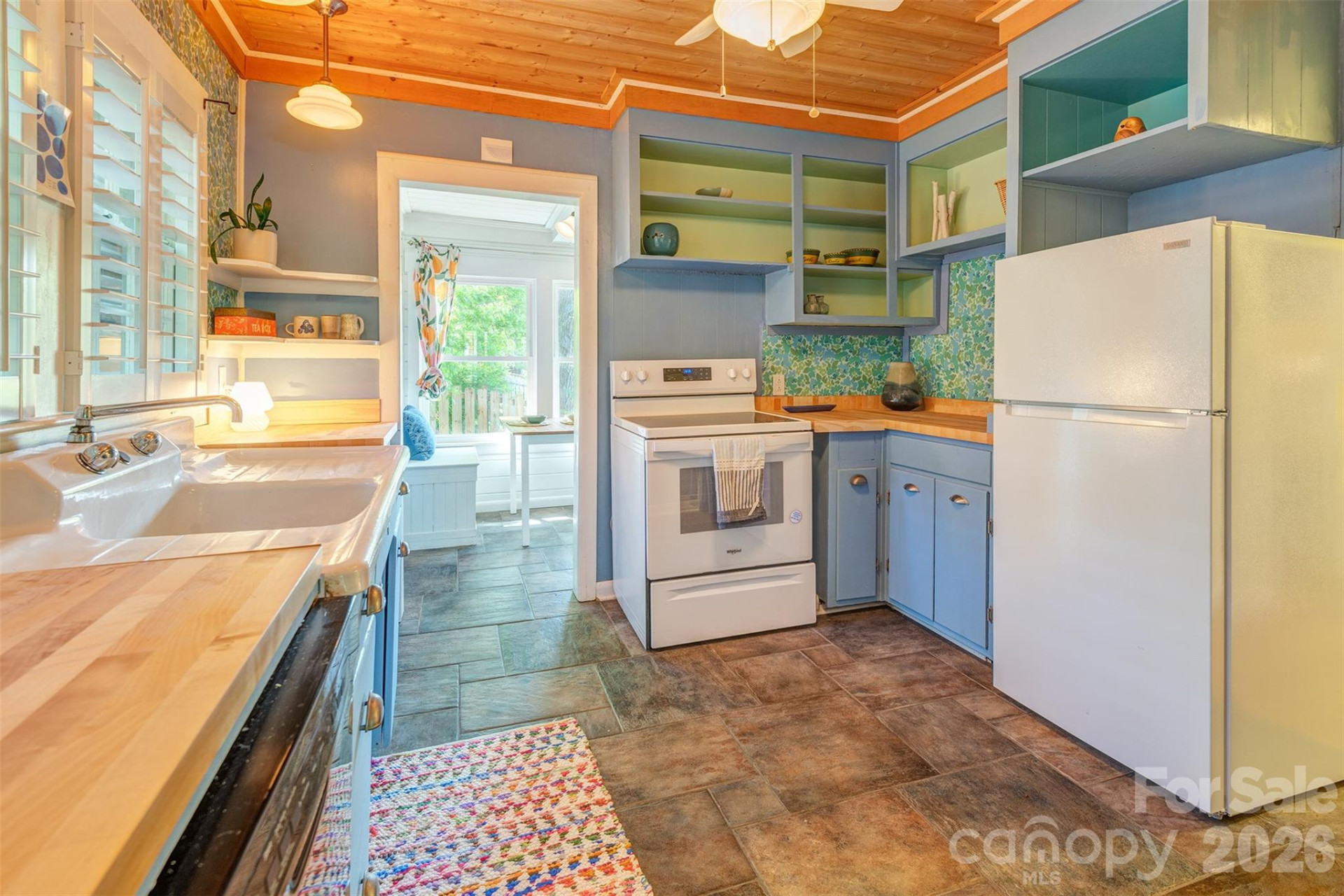 124 Evelyn Place - Photo 12
