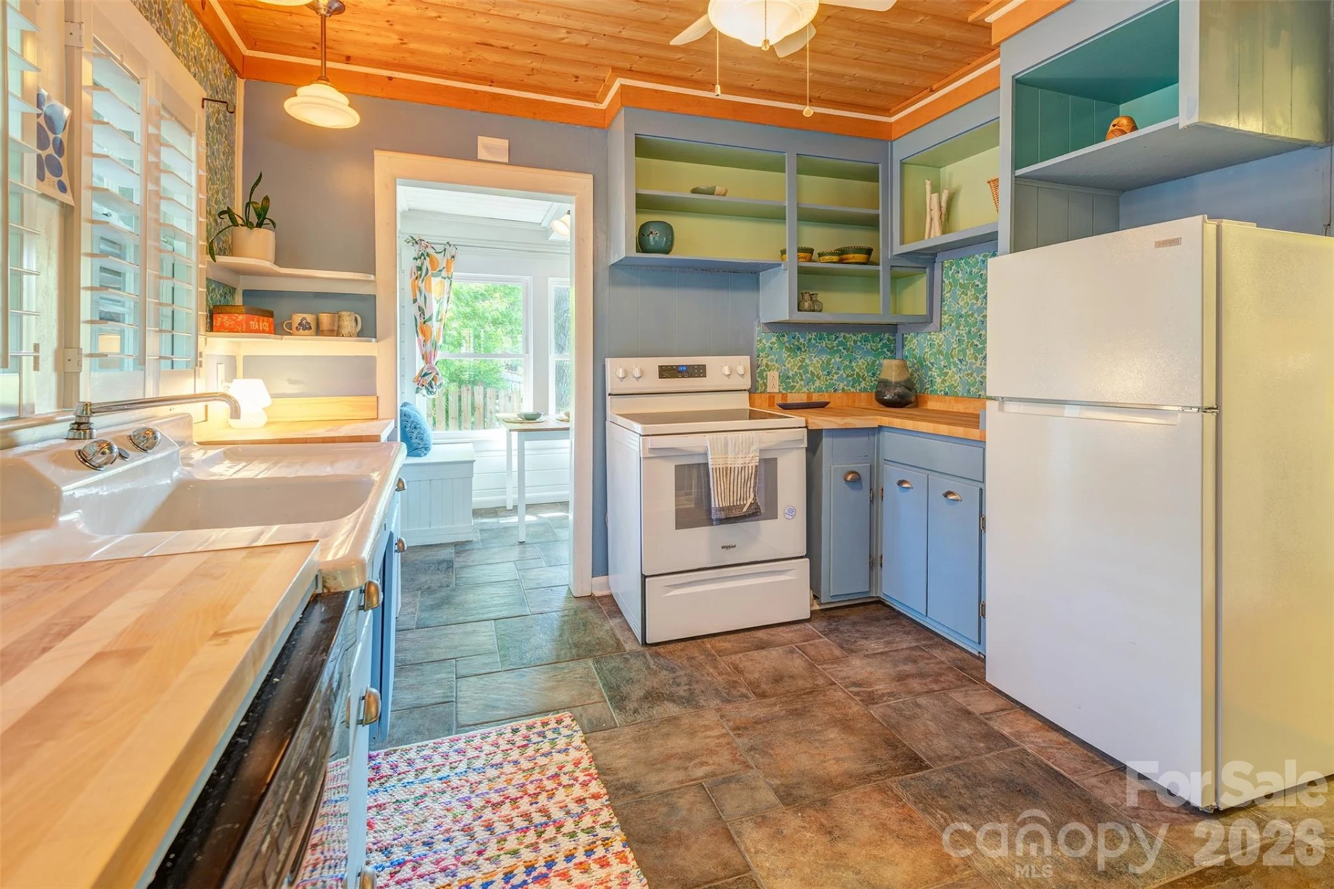 124 Evelyn Place - Photo 12
