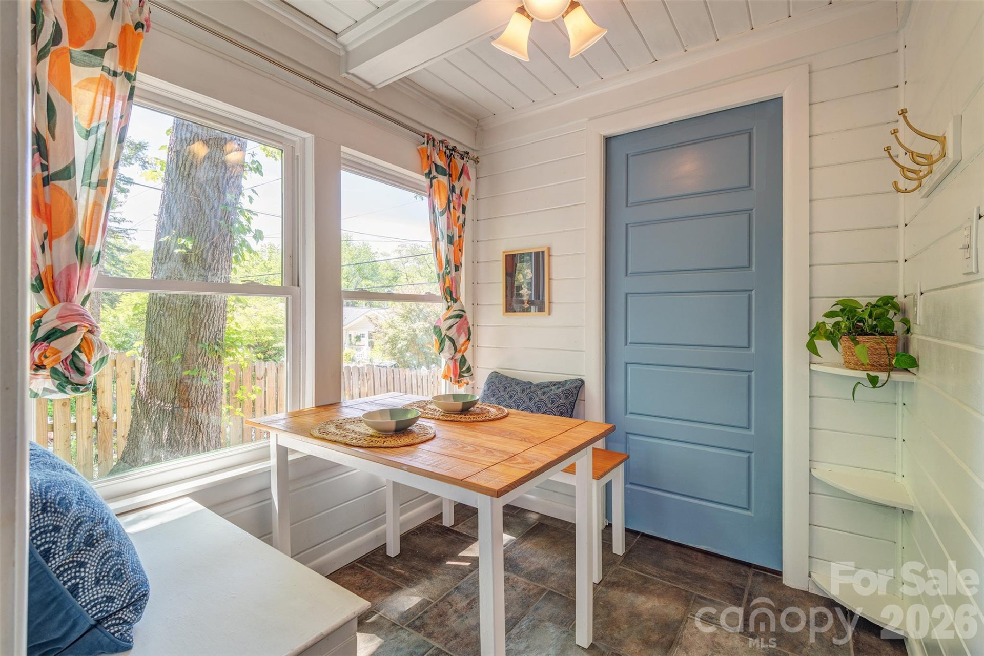 124 Evelyn Place - Photo 13