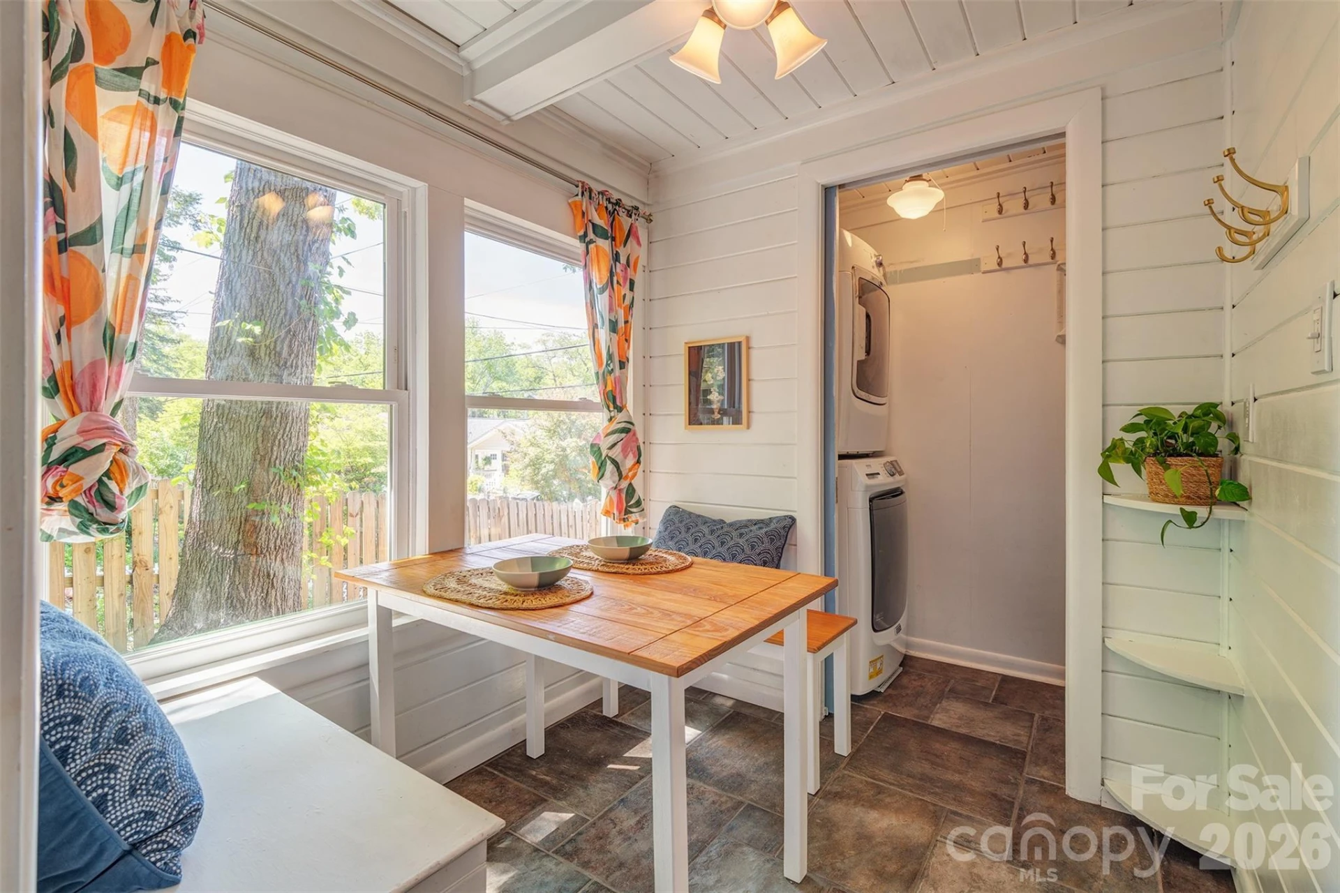 124 Evelyn Place - Photo 14