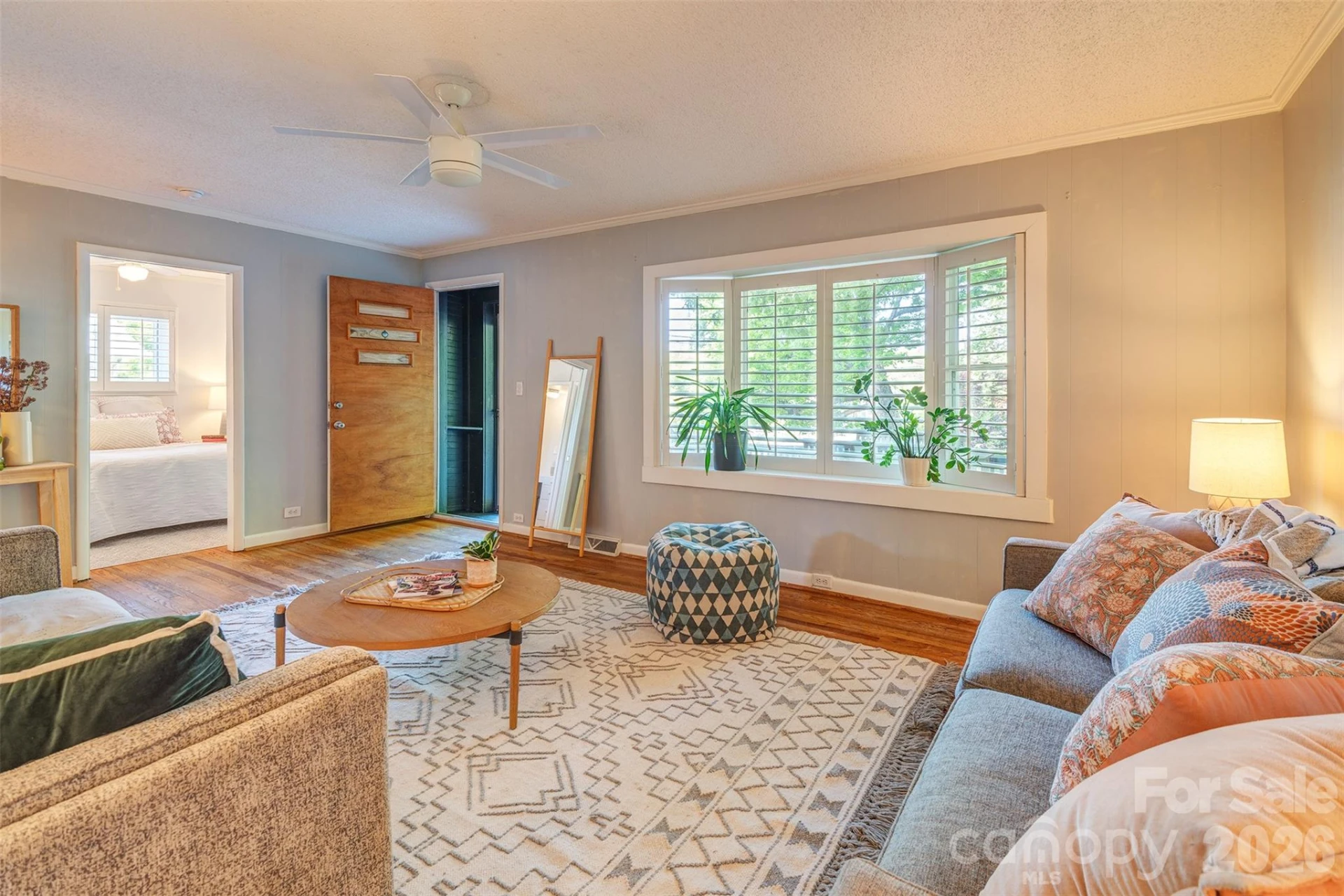 124 Evelyn Place - Photo 6