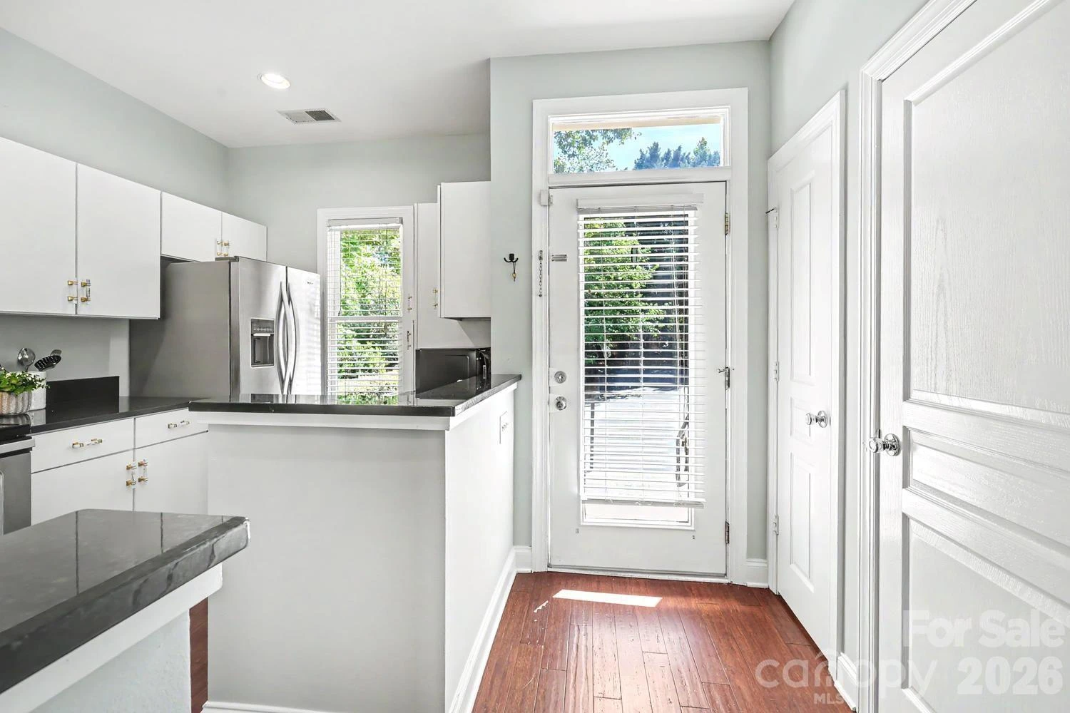 1007 Park West Drive - Photo 4
