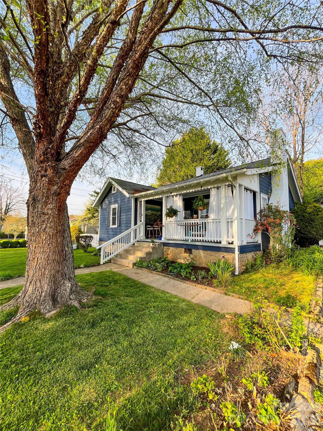 271 Brook Street - Photo 3