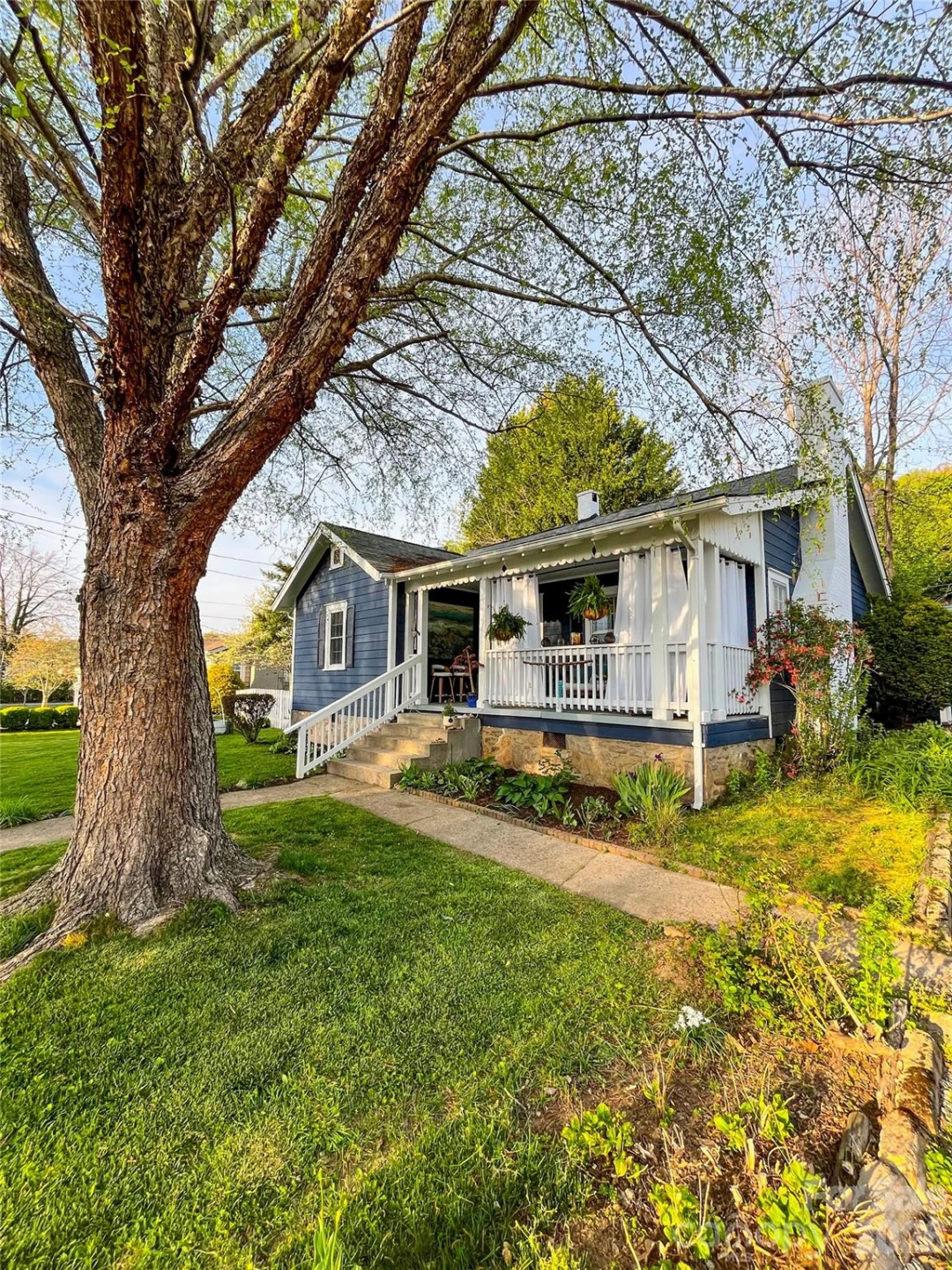 271 Brook Street - Photo 3