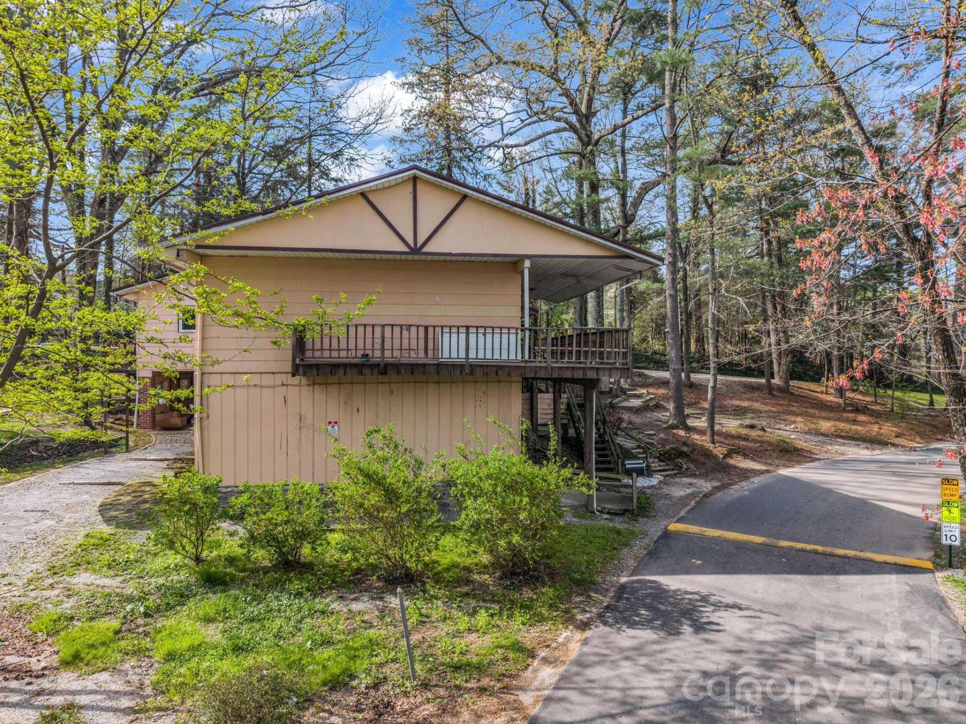 76 Adeles Way - Photo 2