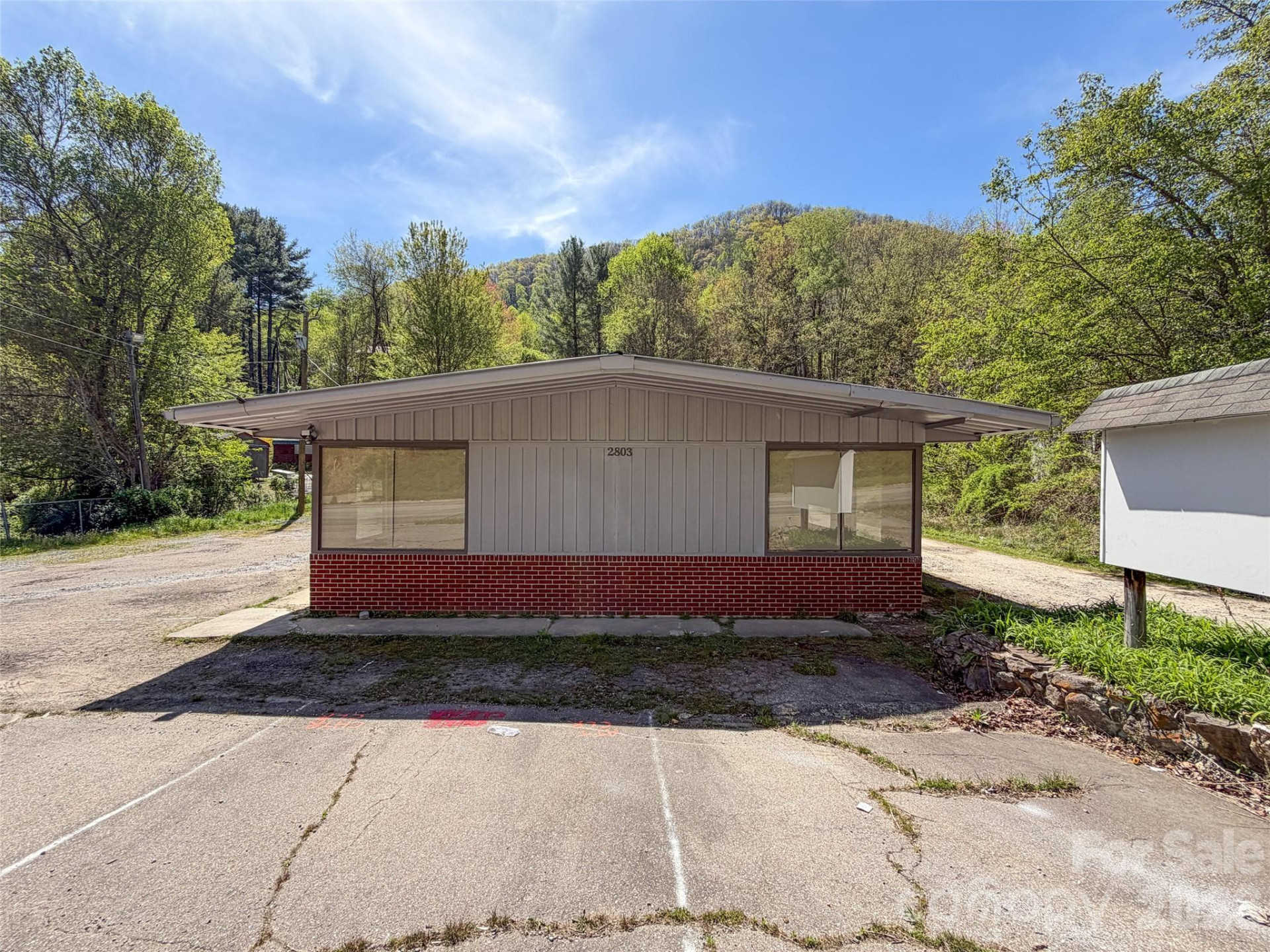 2803 Dellwood Road - Photo 2