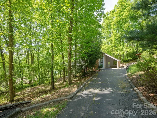 142 Sequoyah Hills Drive