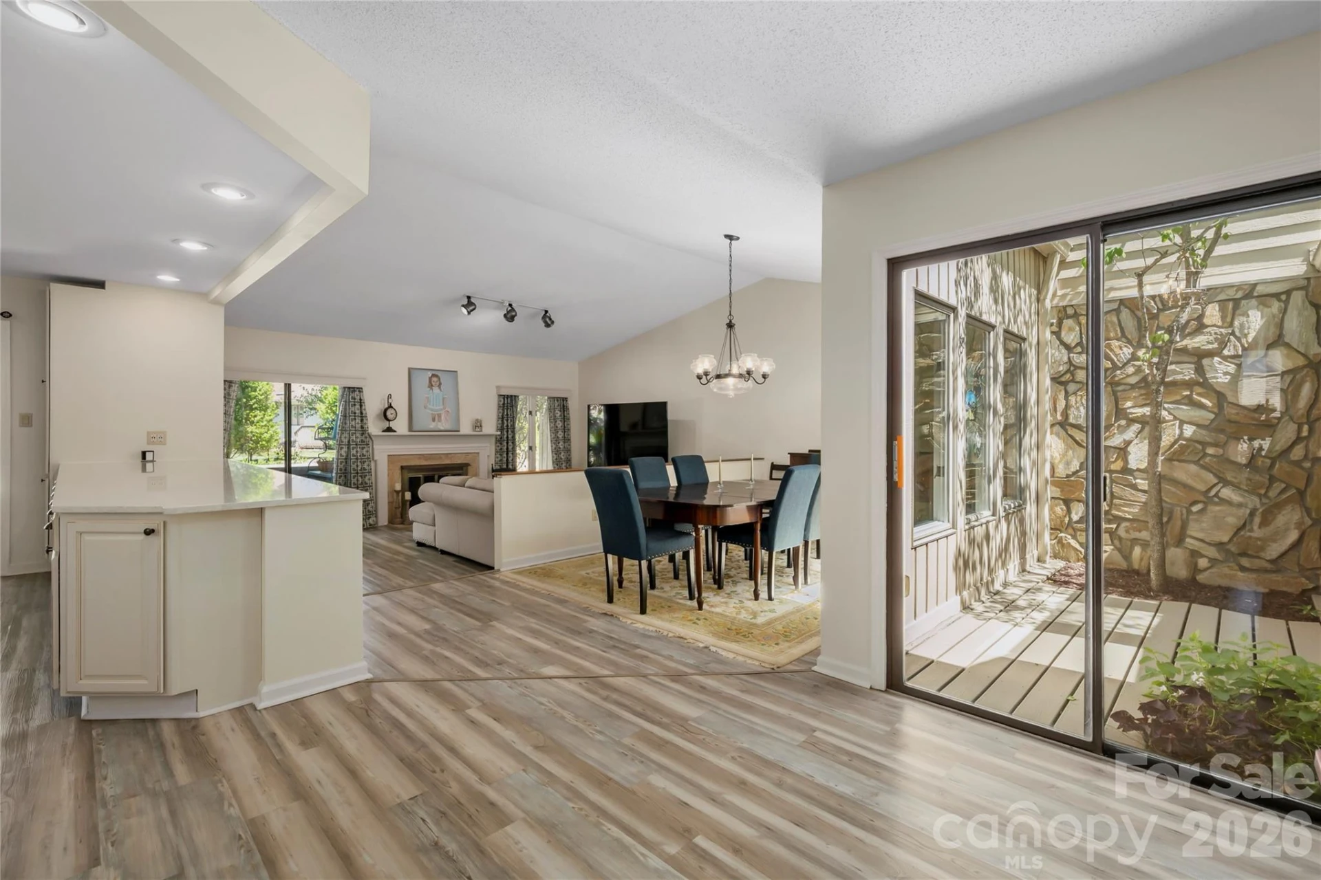 109 Clubwood Court - Photo 15