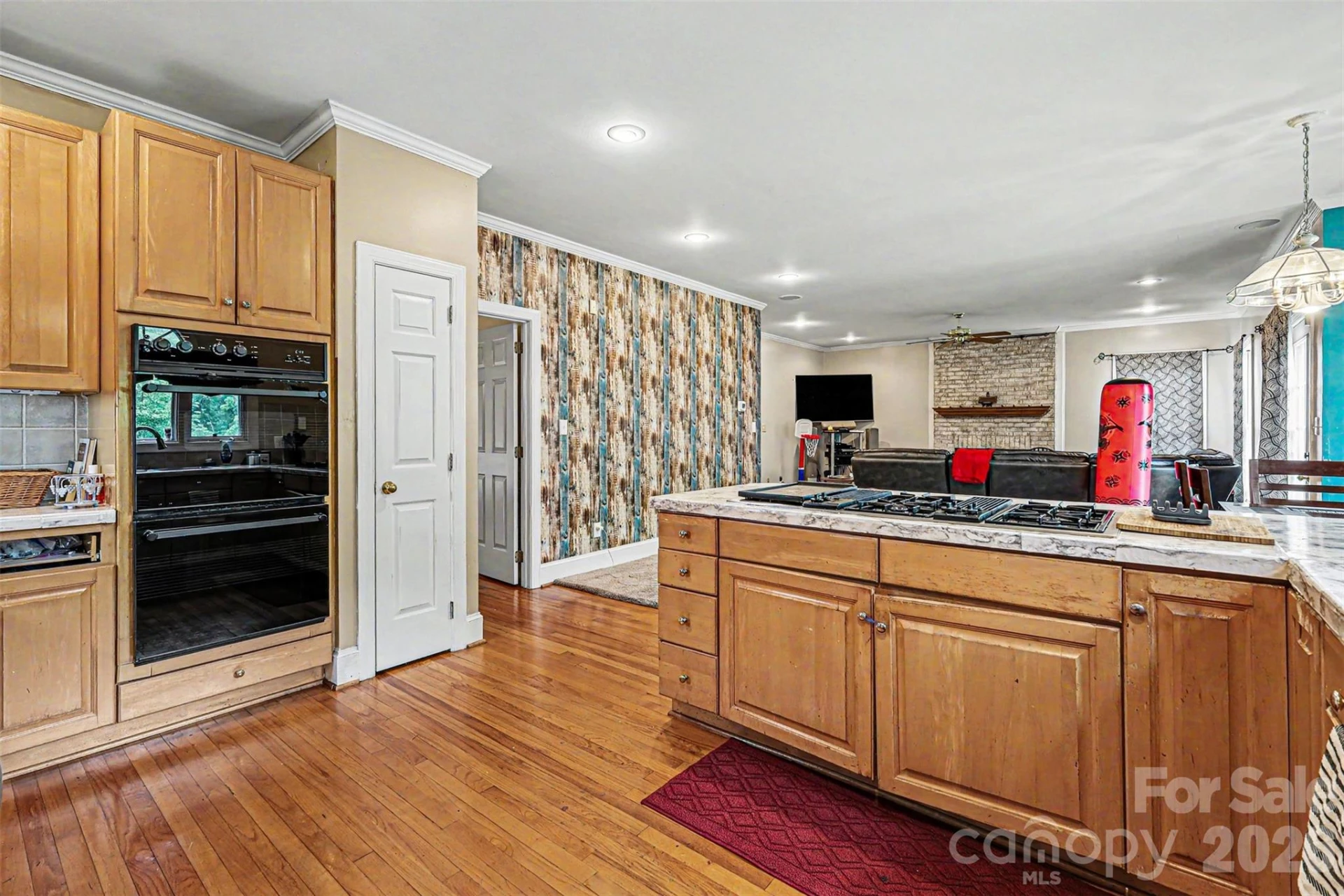 648 Landsdown Court - Photo 17