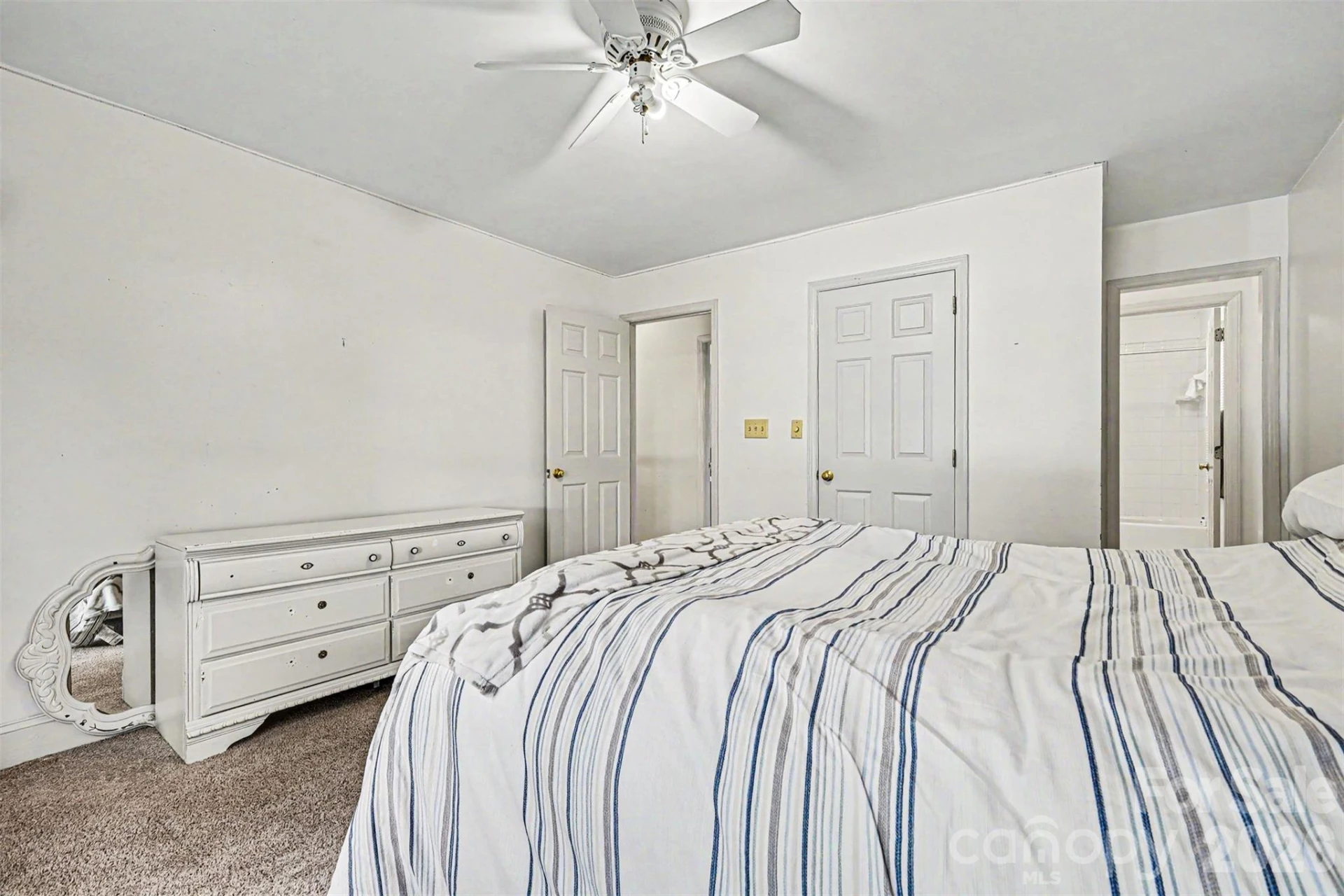 648 Landsdown Court - Photo 22