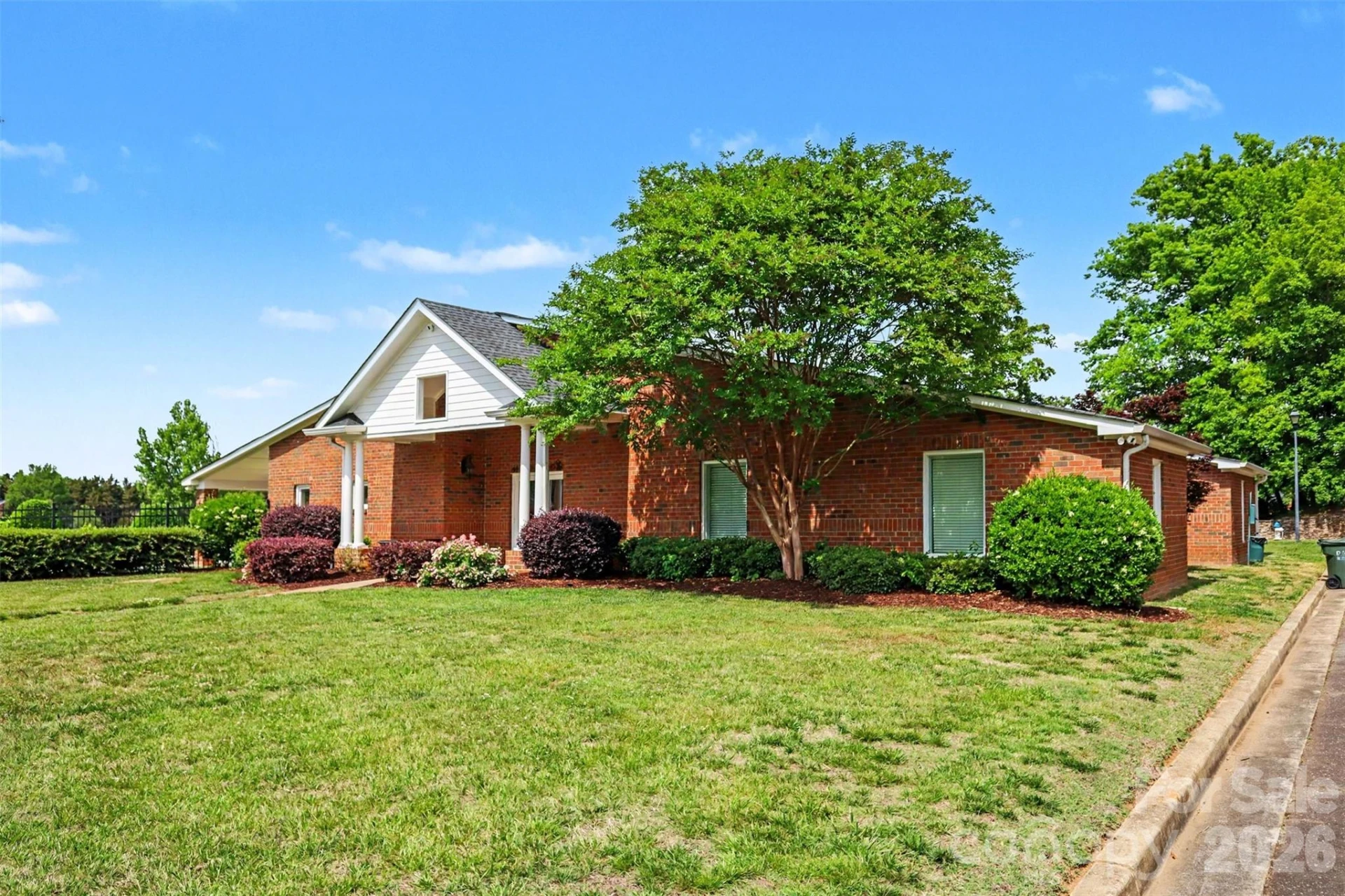 648 Landsdown Court - Photo 38