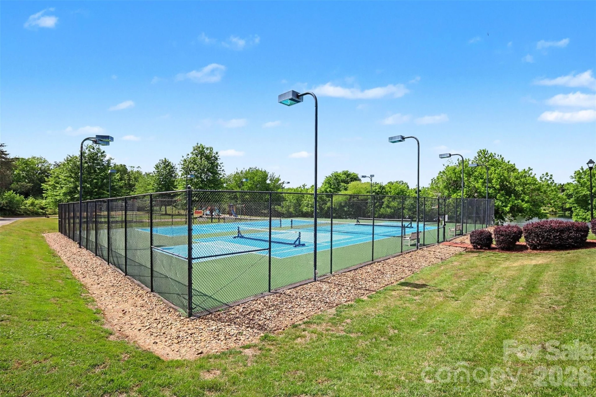 648 Landsdown Court - Photo 40