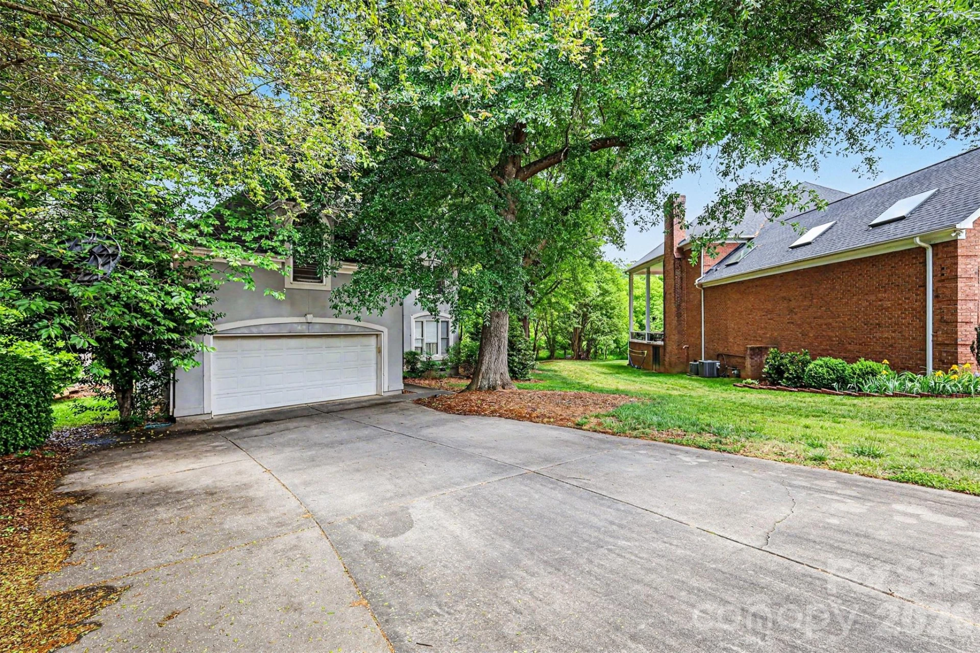 648 Landsdown Court - Photo 5