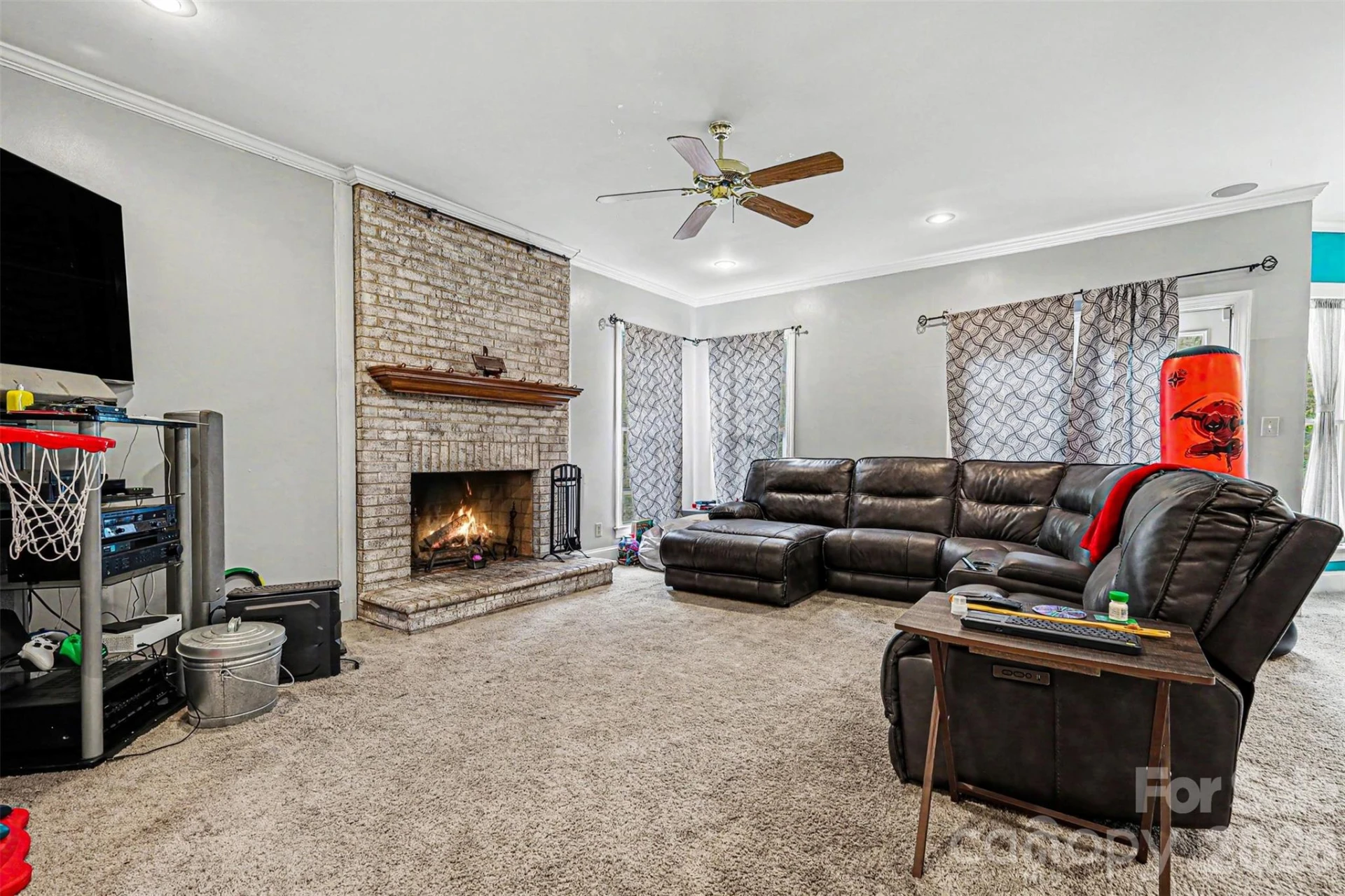 648 Landsdown Court - Photo 9
