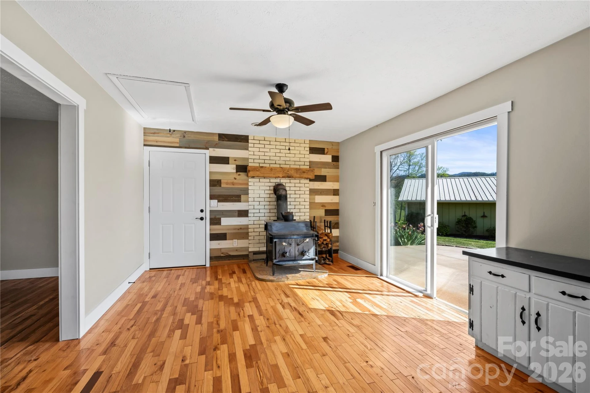 882 Queentown Road - Photo 13