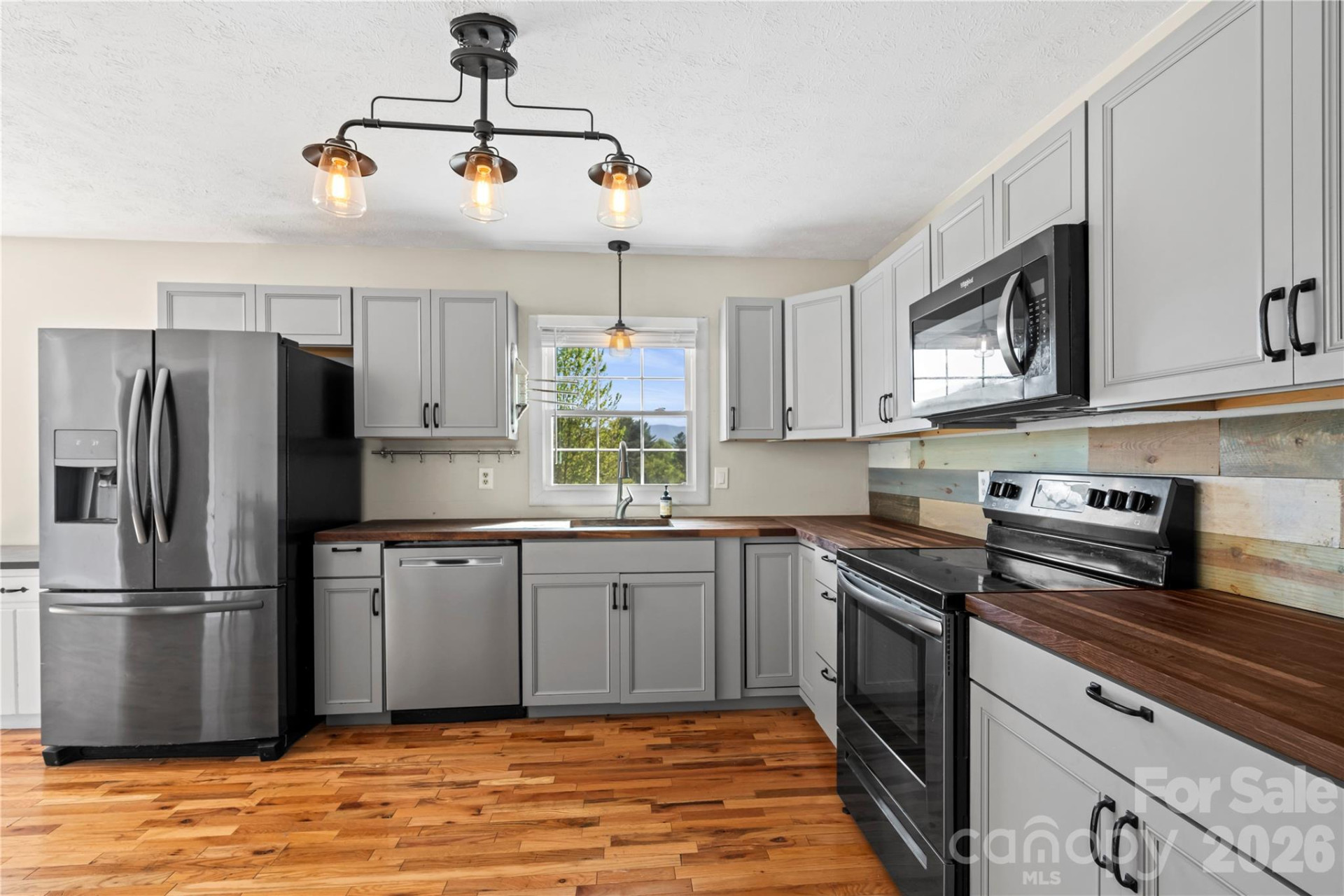 882 Queentown Road - Photo 13