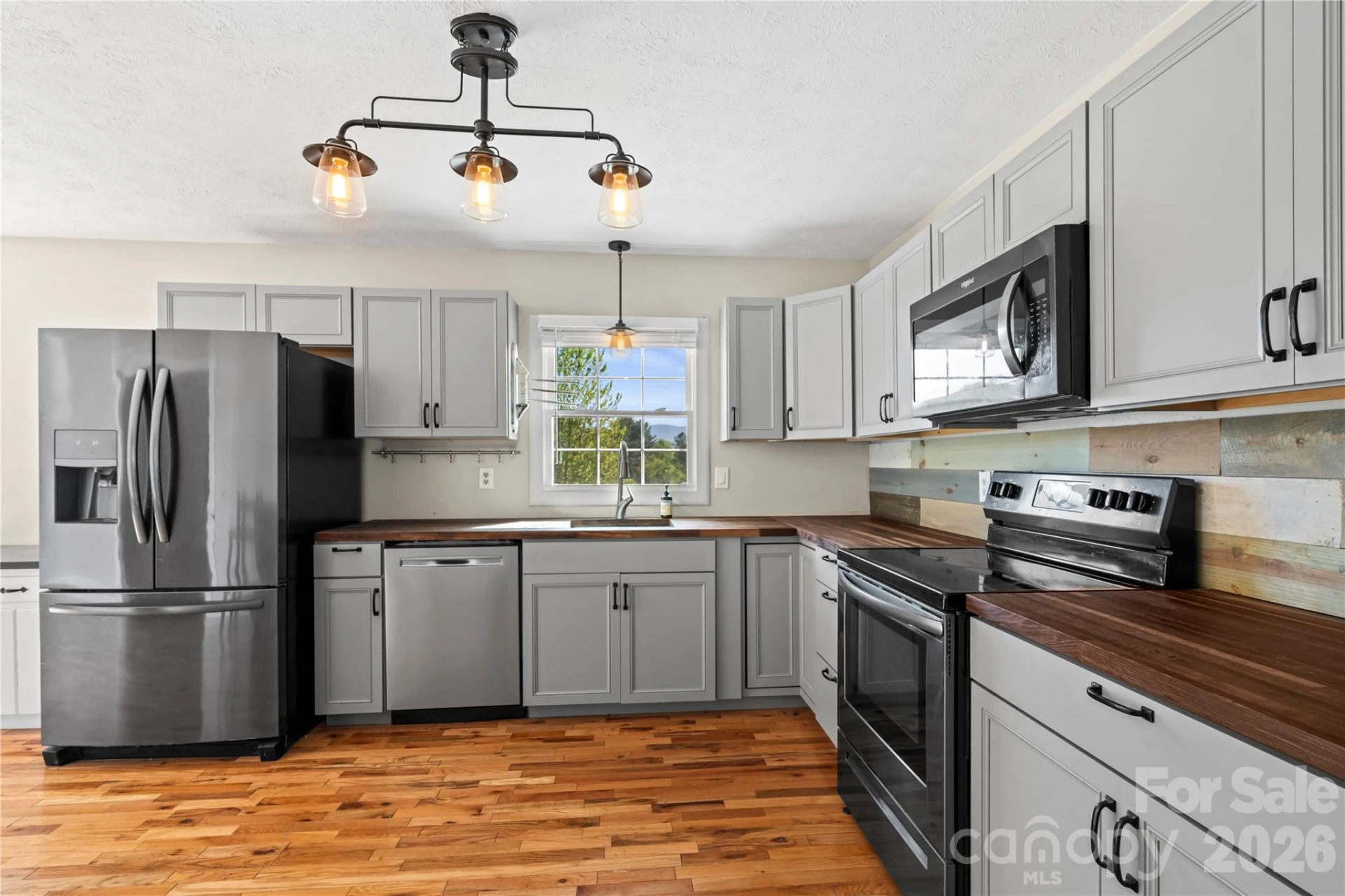 882 Queentown Road - Photo 15