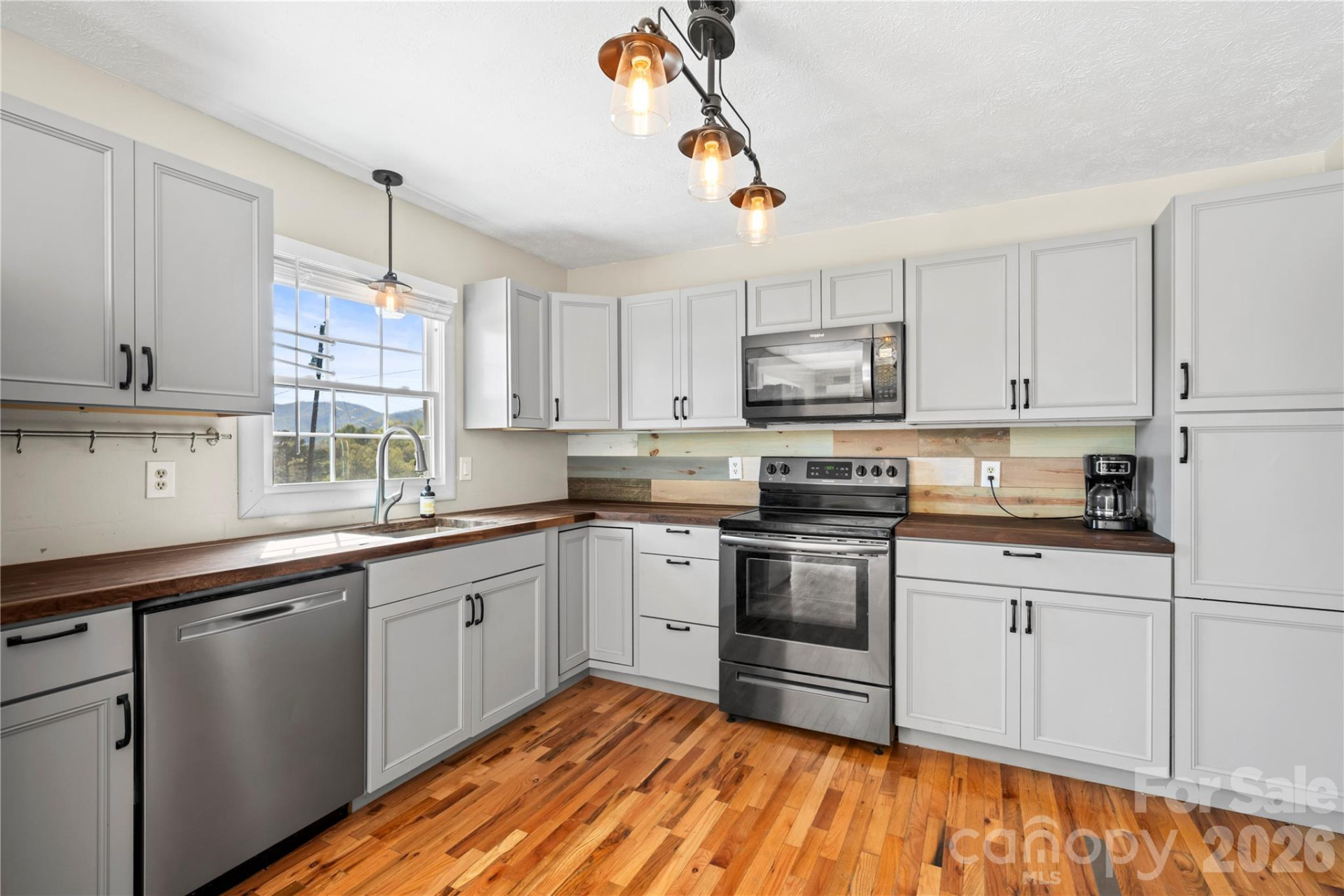 882 Queentown Road - Photo 14