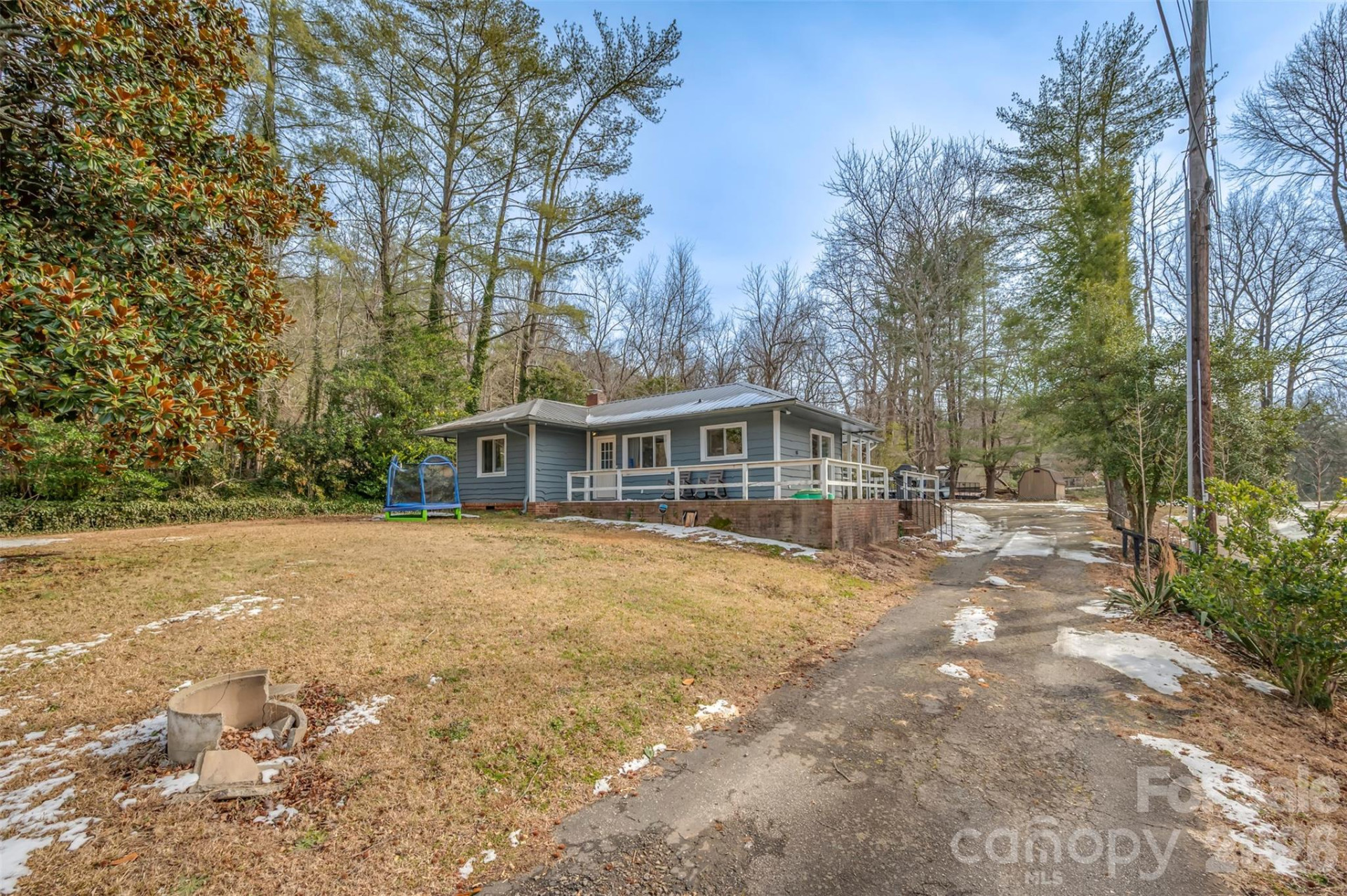 1685 Lynn Road - Photo 2