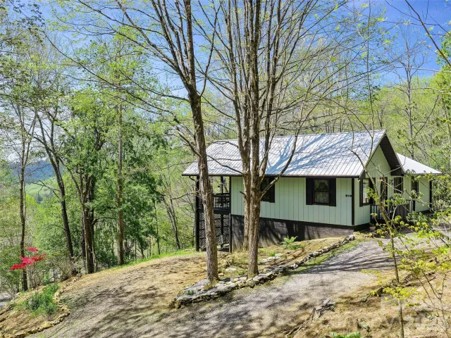 129 Kantagree Drive, Bakersville, NC, 28705