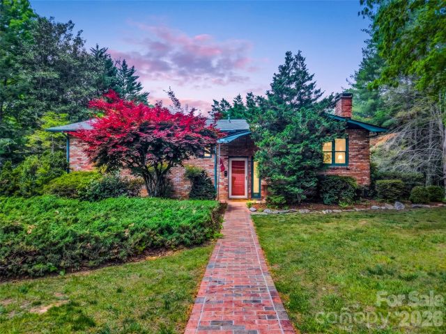 122 Sweetbriar Lane, Etowah, NC, 28729