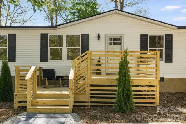 4 Woodscape Drive