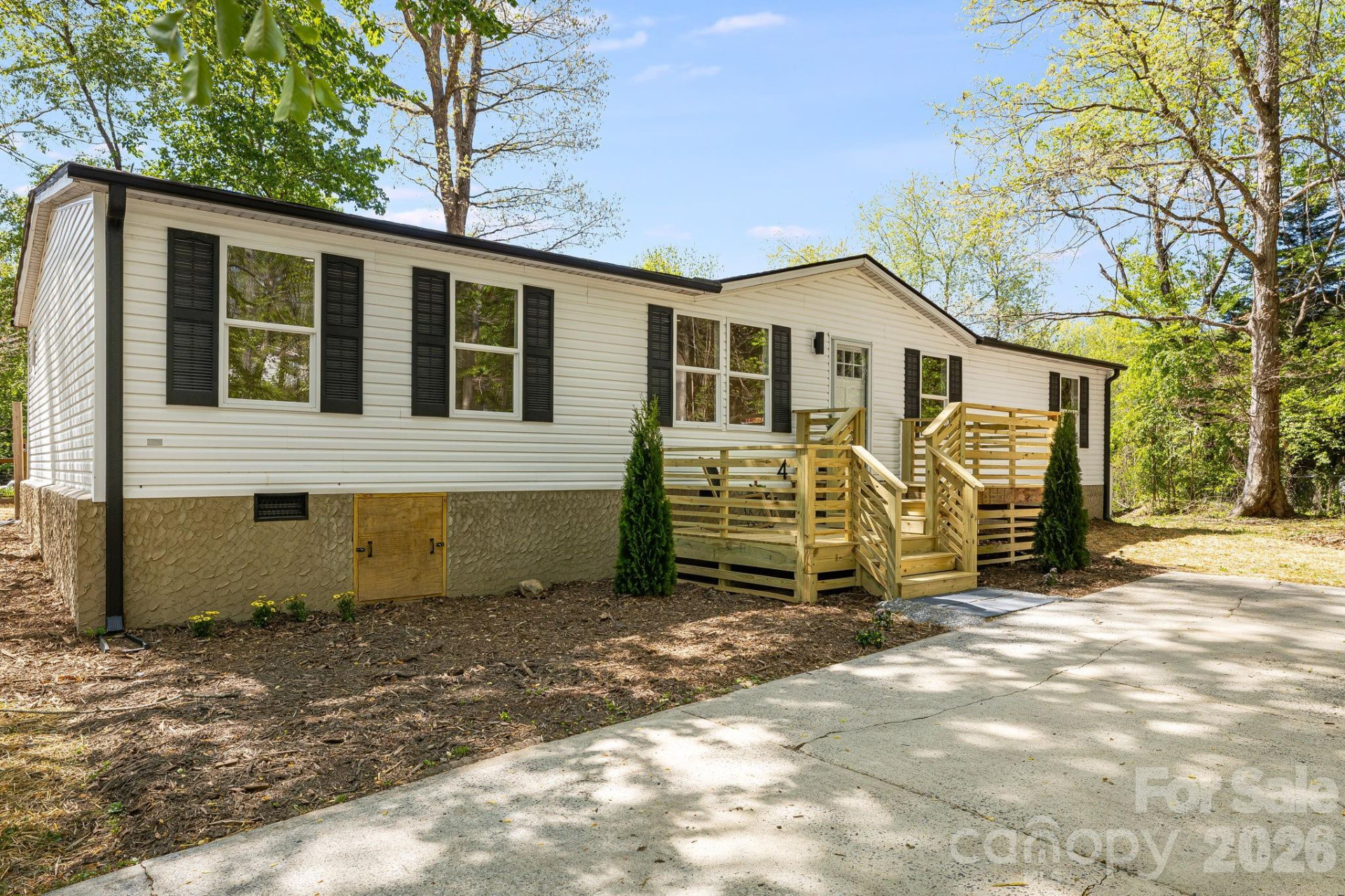 4 Woodscape Drive - Photo 2