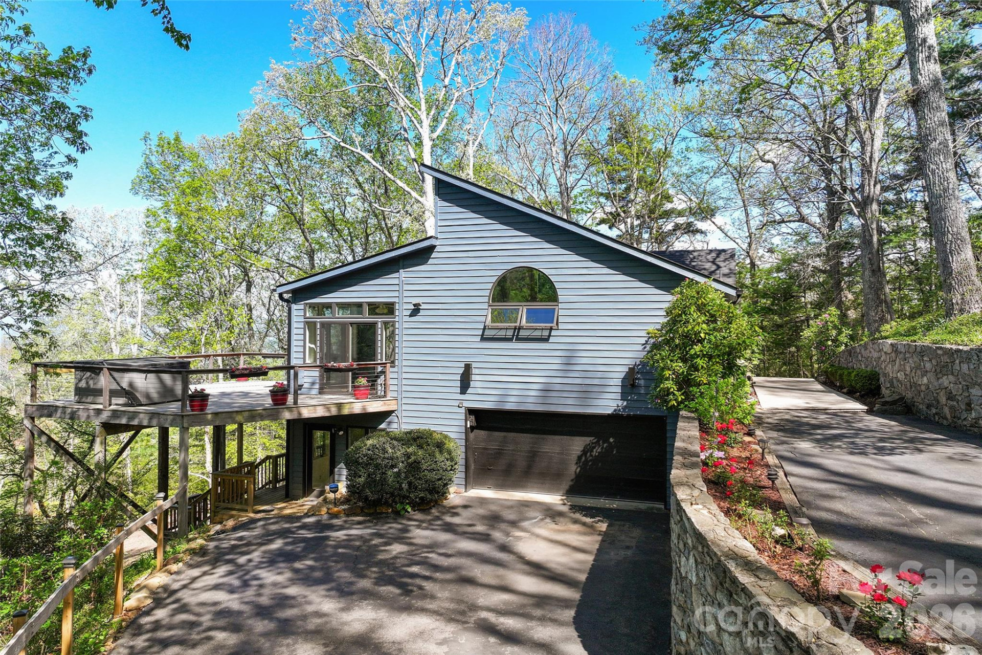 110 Crestwood Road - Photo 3