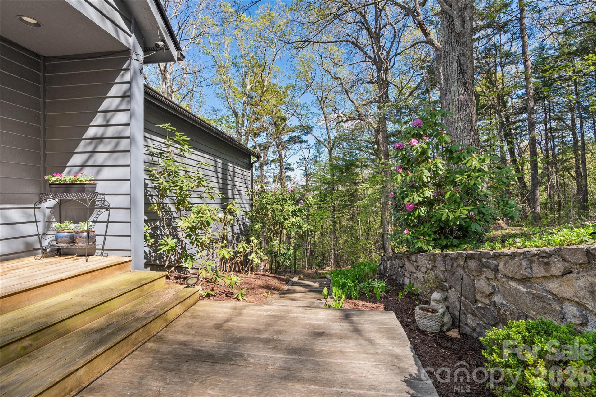 110 Crestwood Road - Photo 4