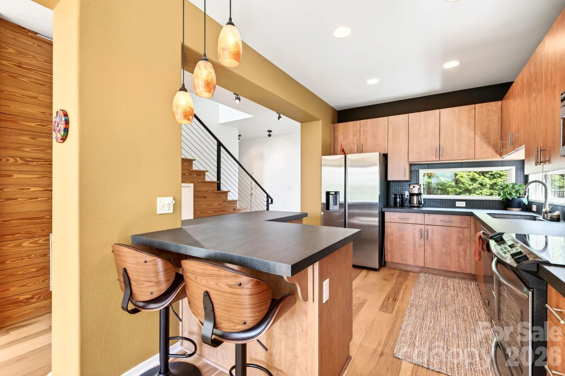321 Barnard Avenue - Photo 3