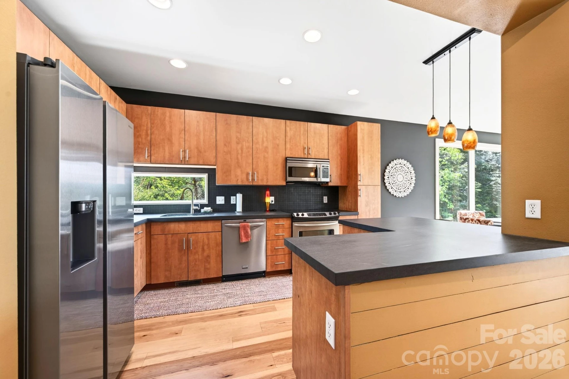 321 Barnard Avenue - Photo 4