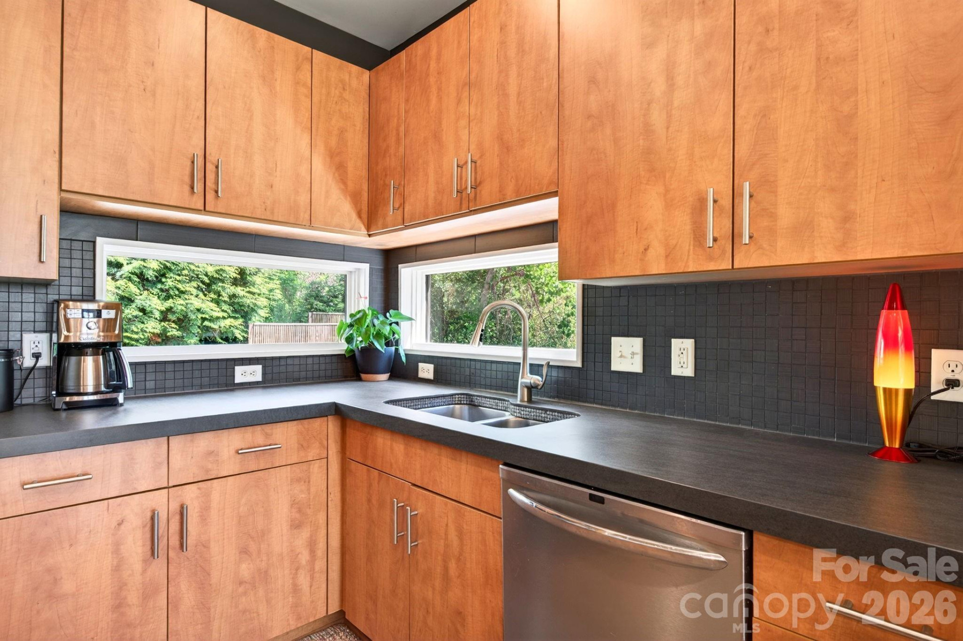 321 Barnard Avenue - Photo 5