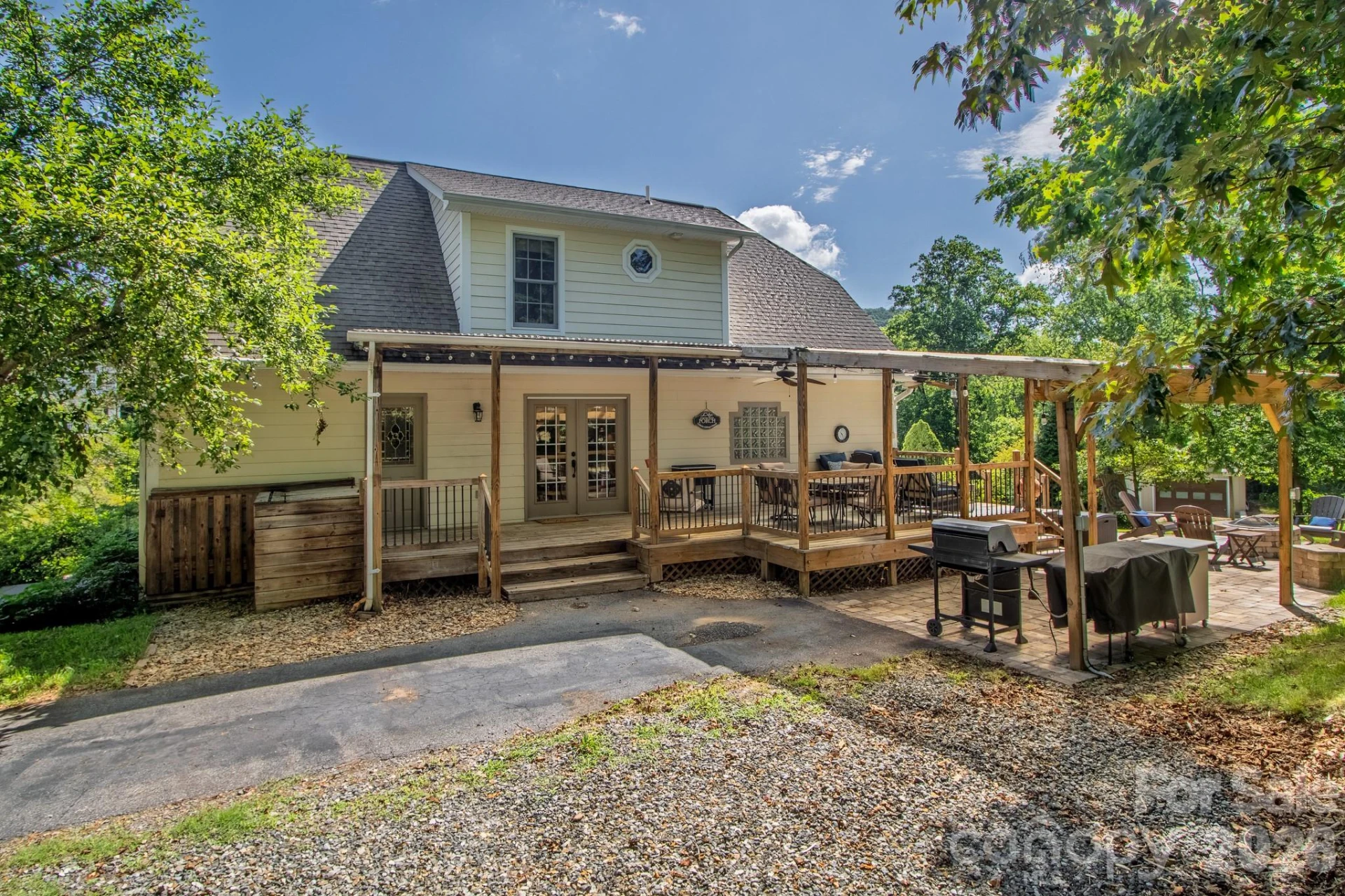 17 Squires Lane - Photo 11