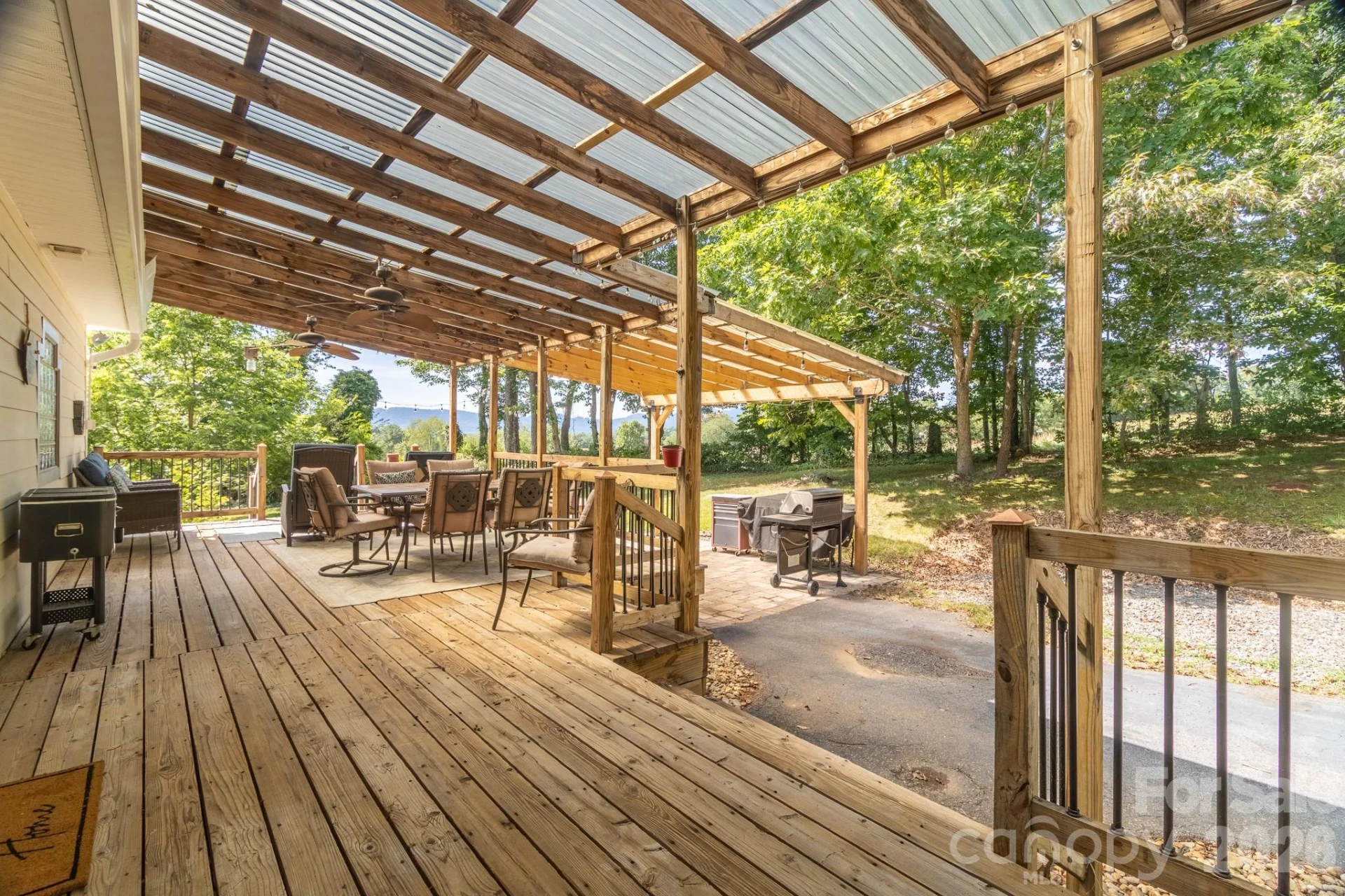 17 Squires Lane - Photo 6