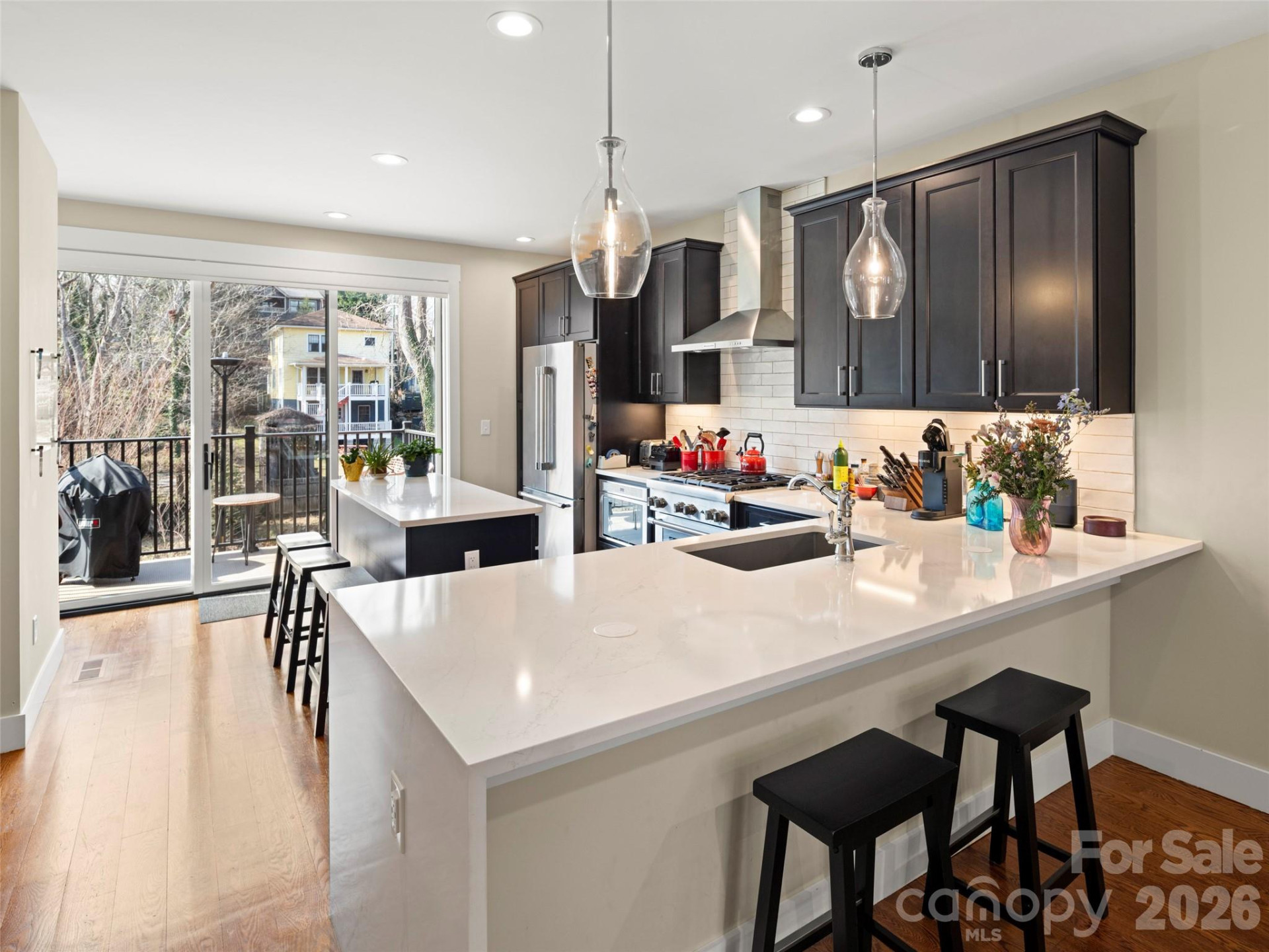 221 Broadway Street - Photo 8