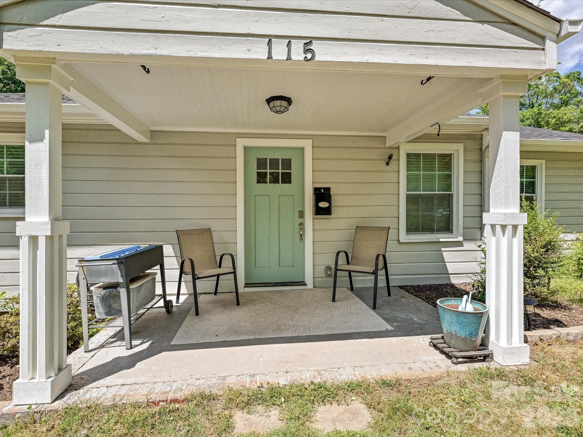 115 Gardner Avenue - Photo 2