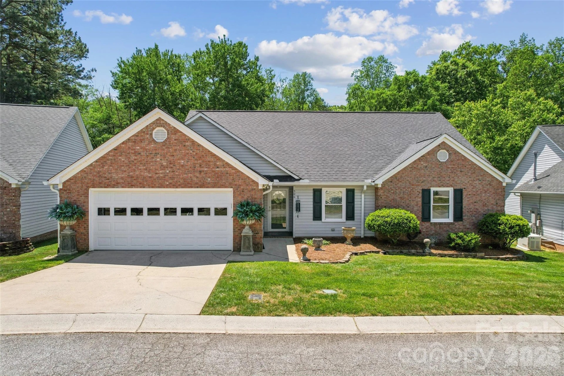 506 Hidden Creek Circle - Photo 2
