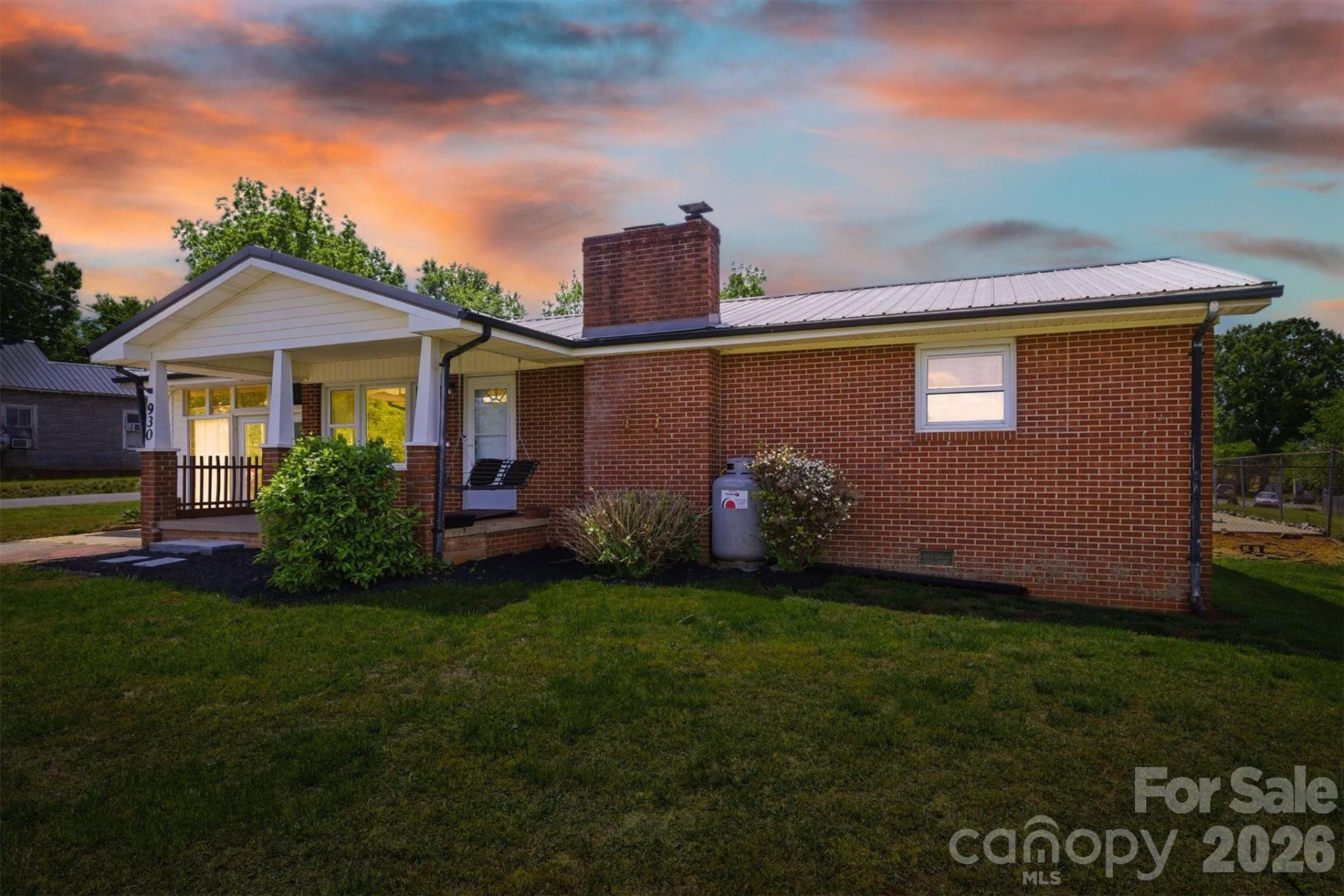 930 Enola Road - Photo 2