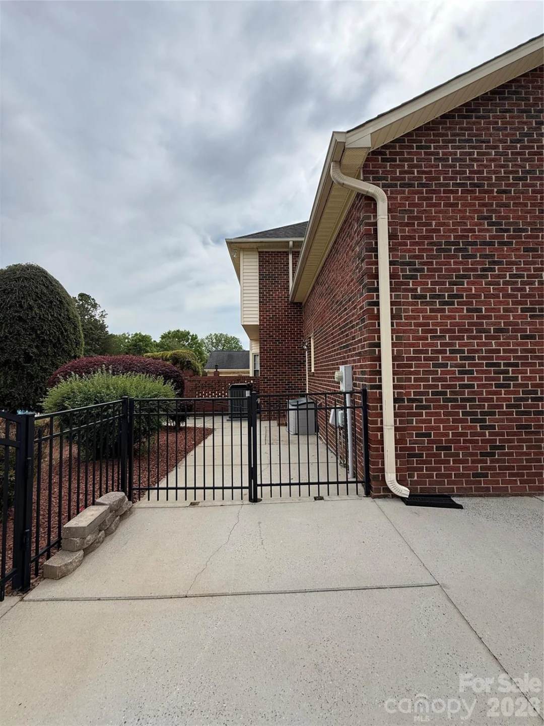 8219 Deer Drive - Photo 32