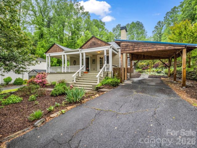 104 Lake Avenue, Hendersonville, NC, 28739