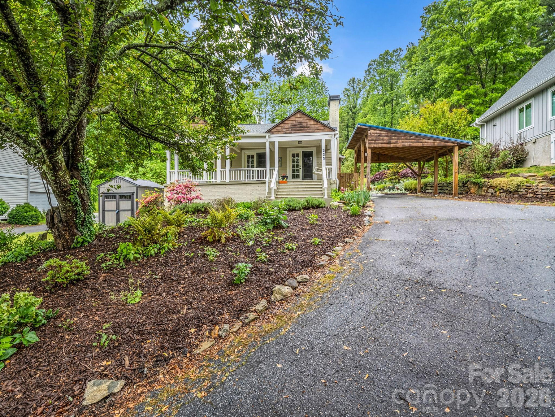 104 Lake Avenue - Photo 2