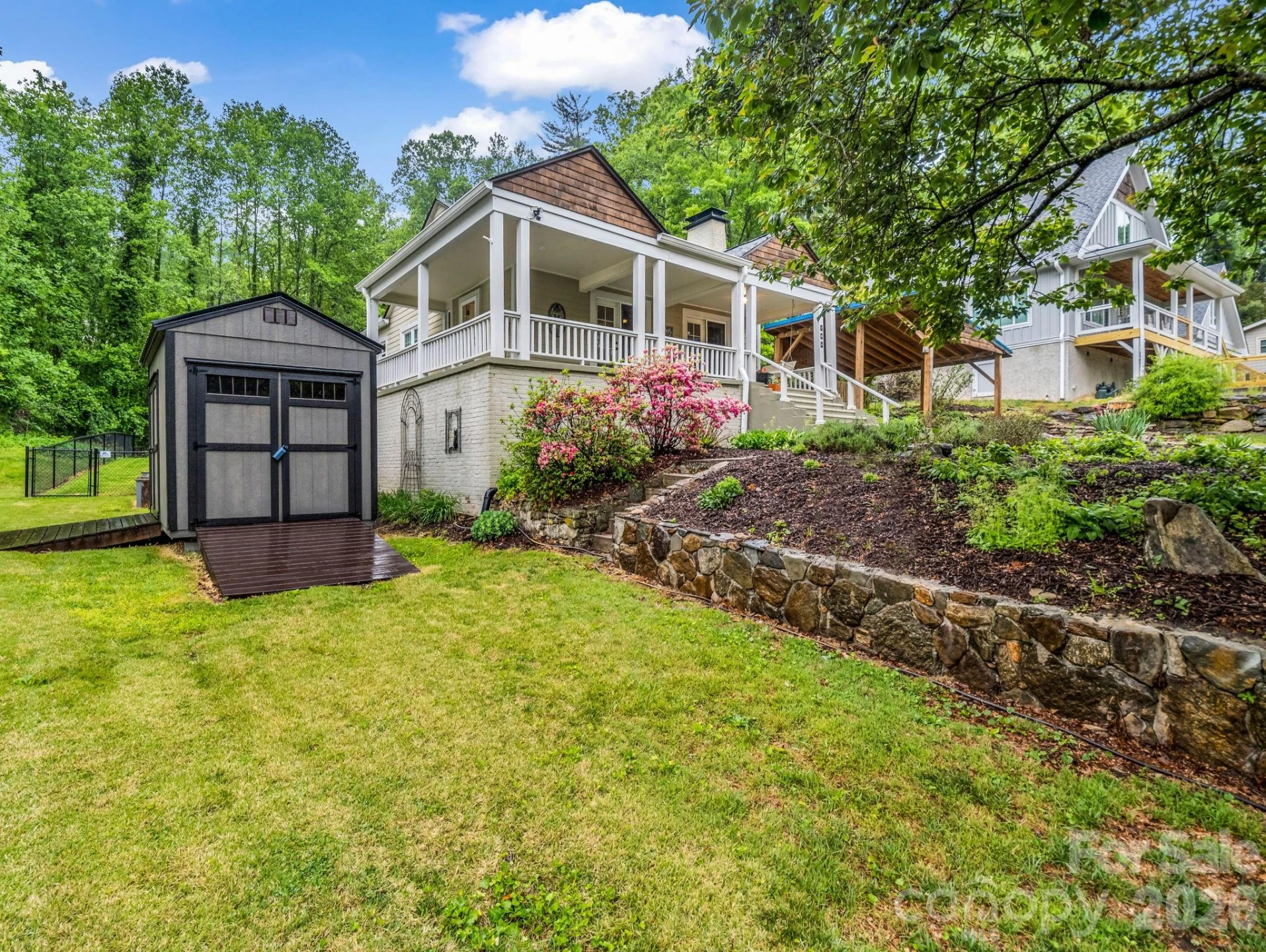 104 Lake Avenue - Photo 3